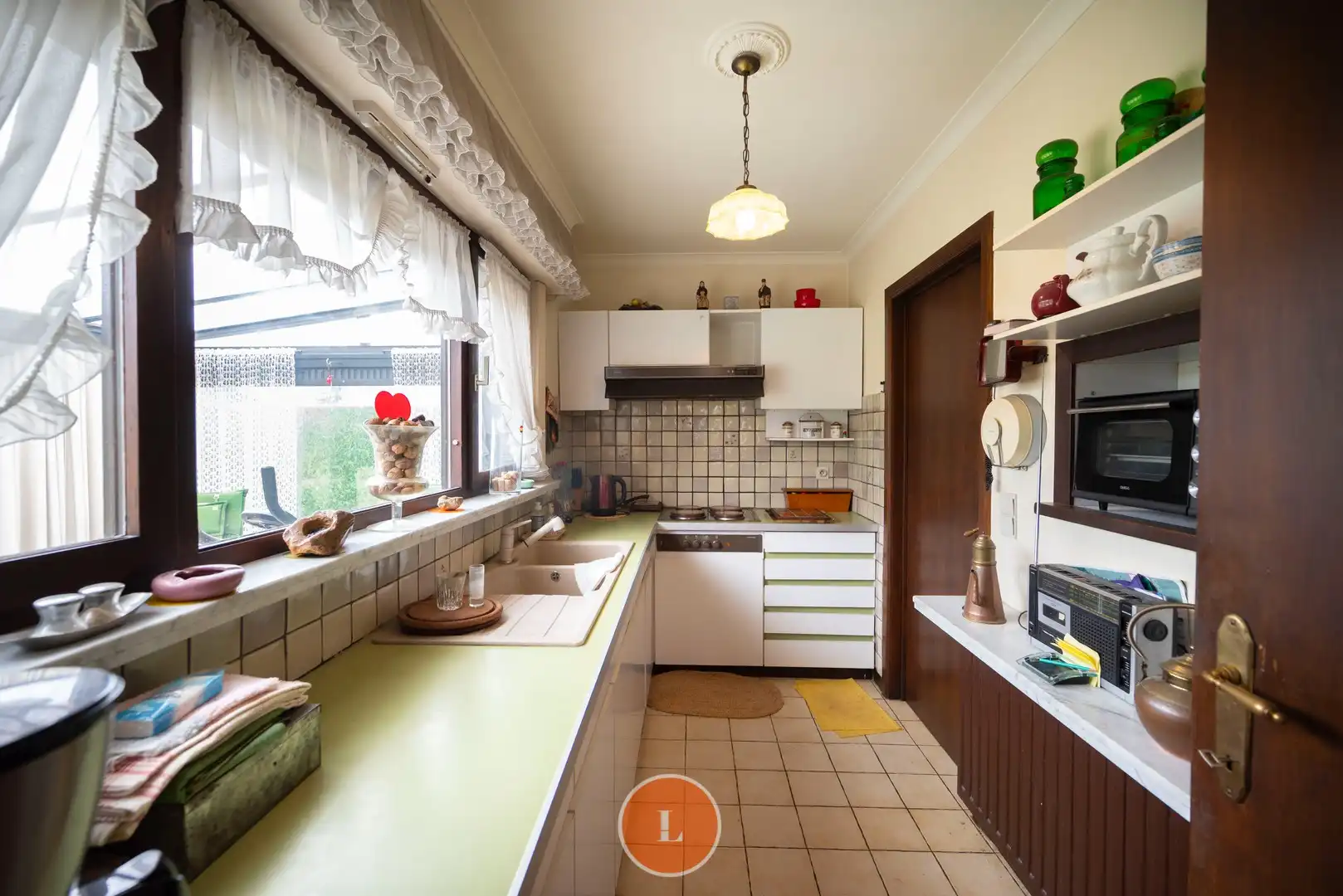 Op te frissen woning met veel potentieel in rustige wijk te Menen foto 5