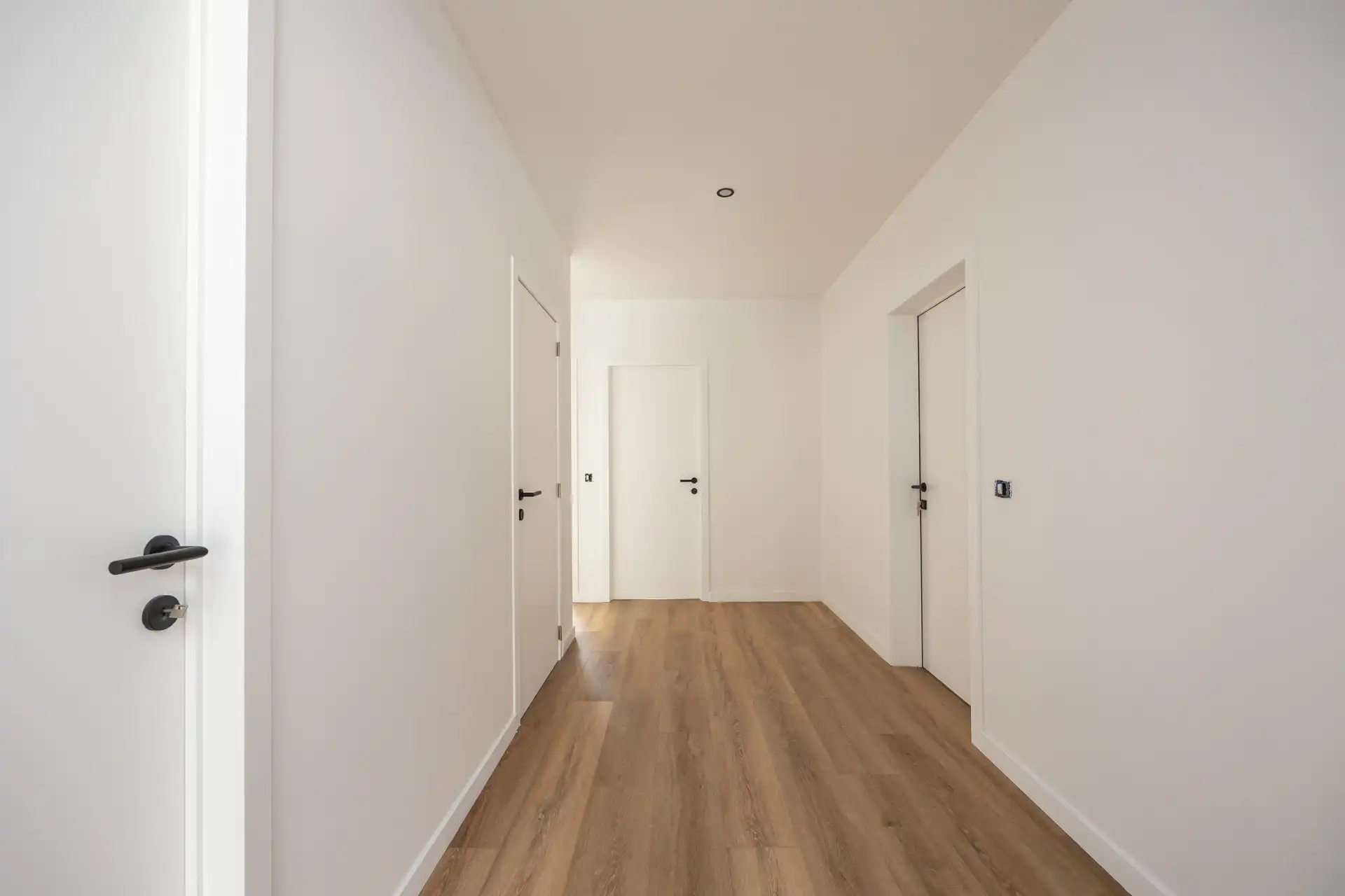 Hoogwaardig gerenoveerd GLVL-appartement met 2 slpks en tuin foto 18