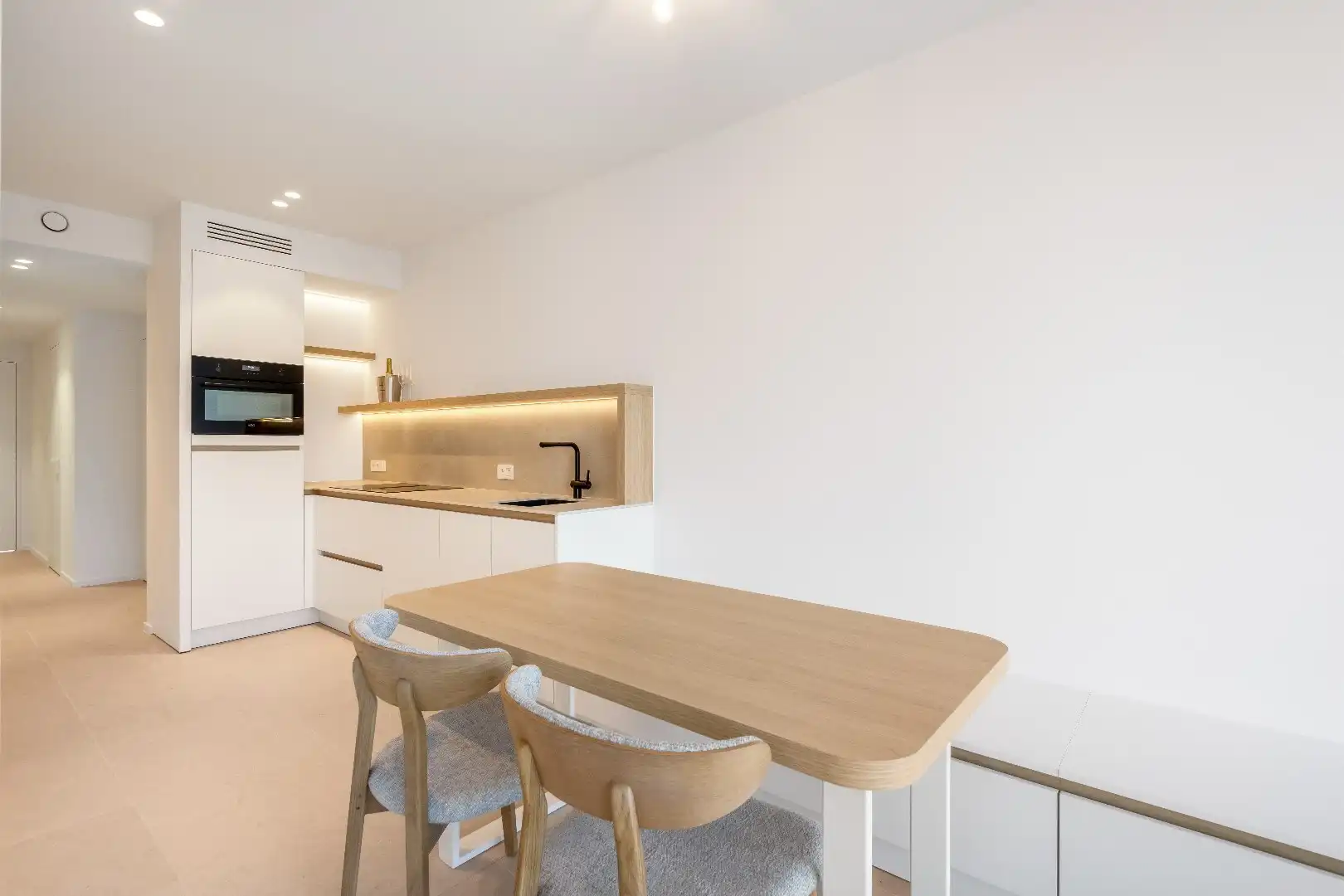 Volledig afgewerkt nieuwbouw app. met open zicht, centraal gelegen te Knokke foto 7