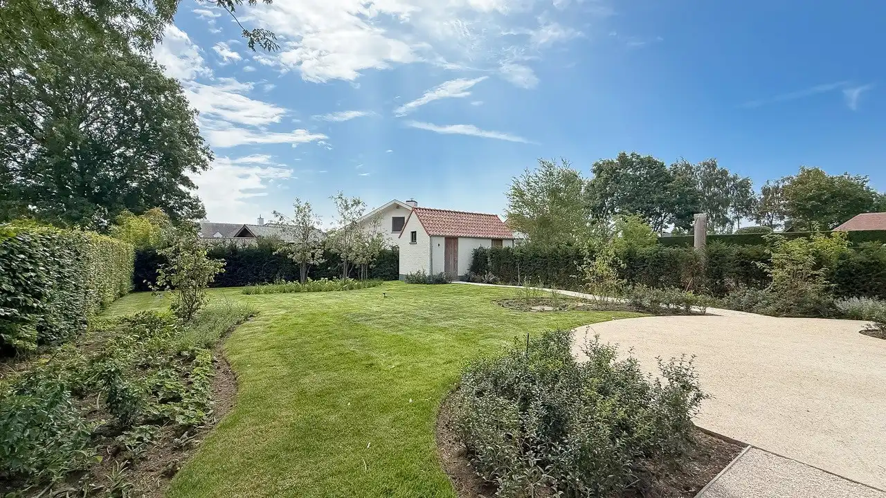 Nieuwbouw onder registratierechten! Villa met zonovergoten leefruimtes en een tijdloos design foto 8