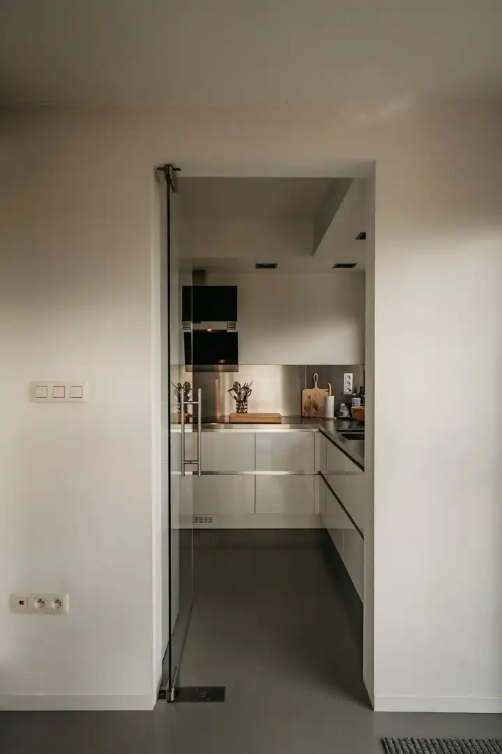 Gezellige instapklare woning met 3 slaapkamers en ruime tuin met prachtig zicht te Pelt. foto 8