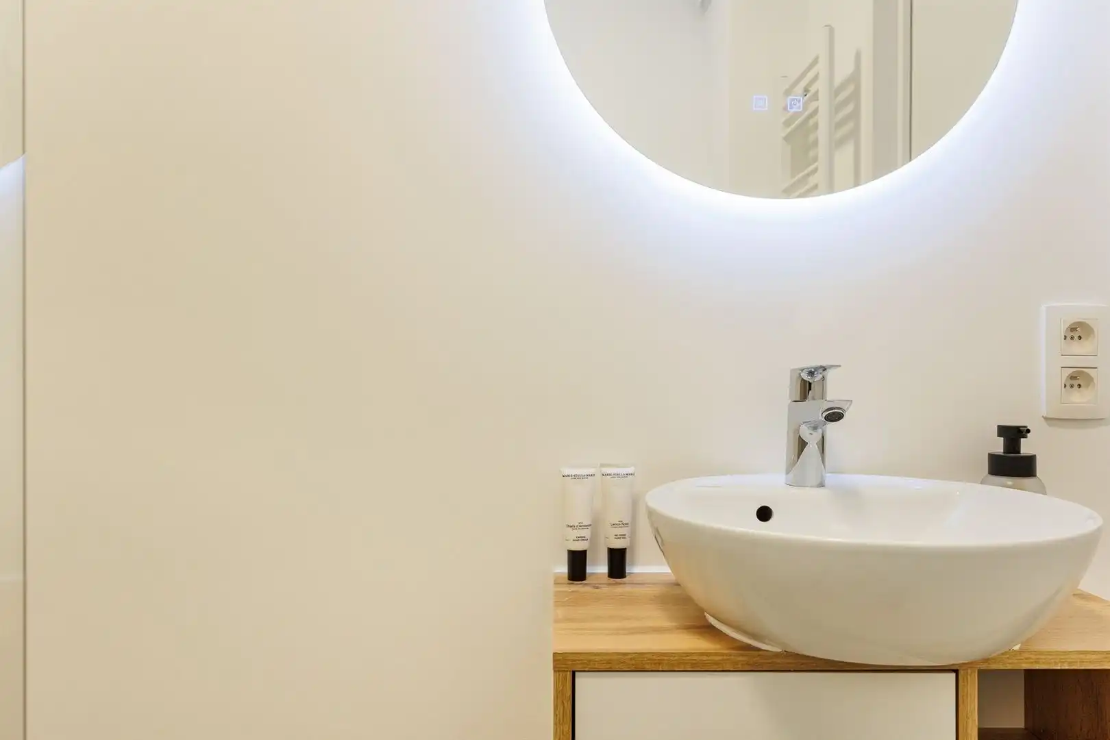 EPC B! Prachtig gerenoveerd appartement in doodlopende straat zonder bovenburen foto 16