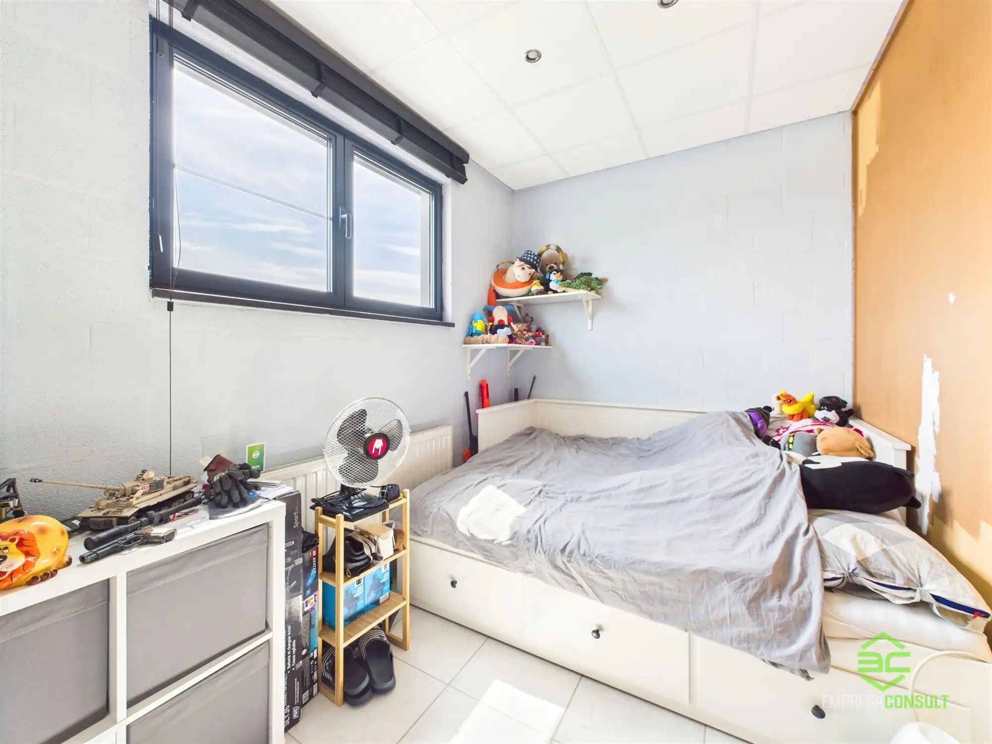 Instapklare werkplaats van 355m² met toonzaal en conciërgewoning! foto 30