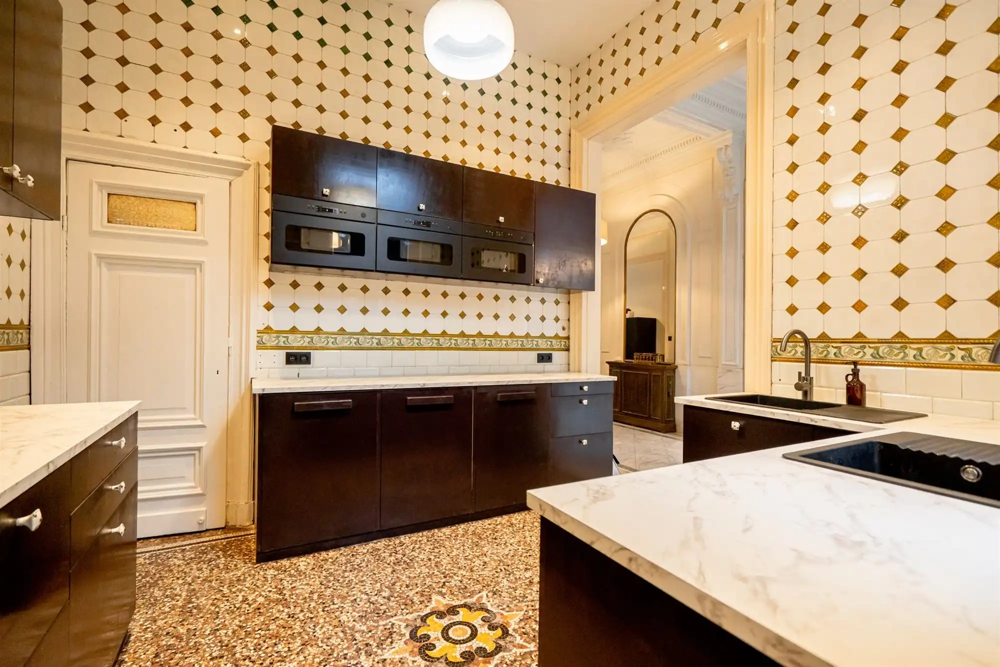 Stijlvolle all-in gemeubelde studio in hartje Antwerpen foto 16