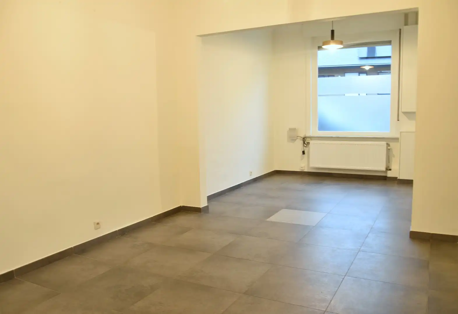 Vernieuwde rijwoning met 3 slaapkamers en een mooi stukje tuin te koop in Bellegem foto 5