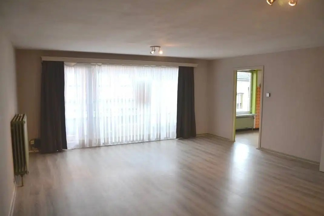 Appartement met 2 slaapkamers en garage. foto 5