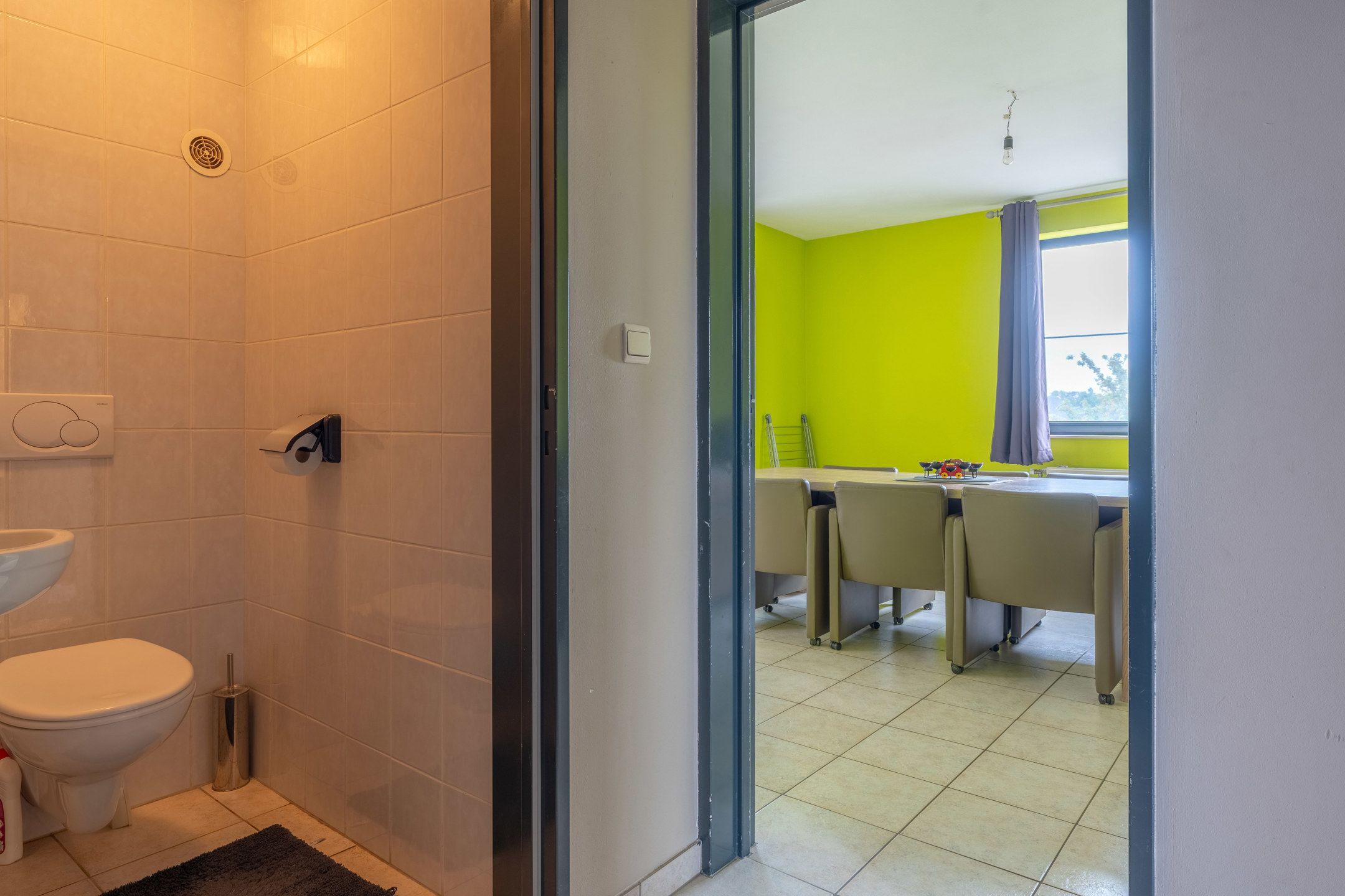 Duplex app met 2 slpks en garagebox te centrum Vosselaar. foto 3