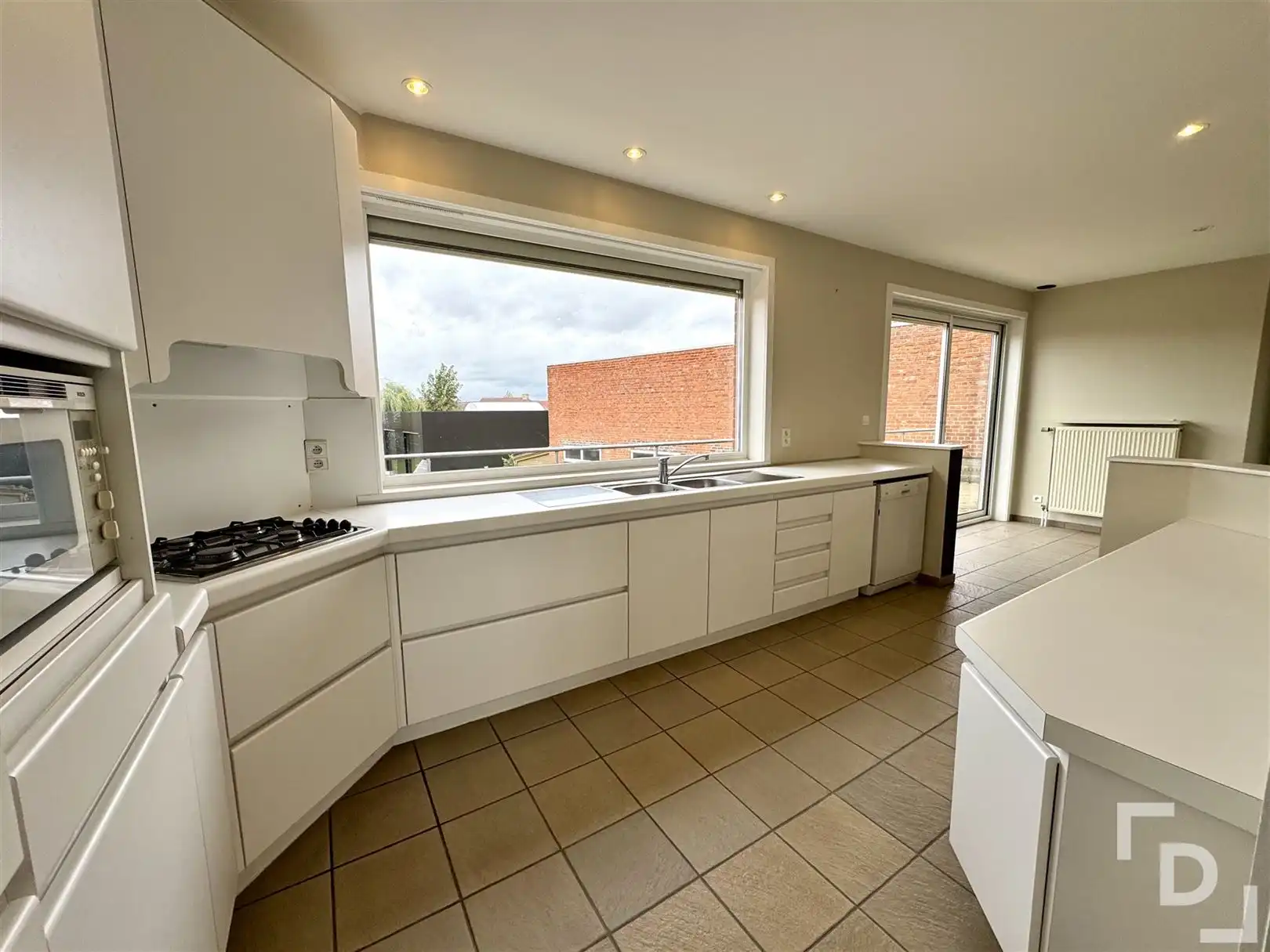 Ruime handelszaak met woonst & verhuurd appartement te koop in Poelkapelle. foto 55