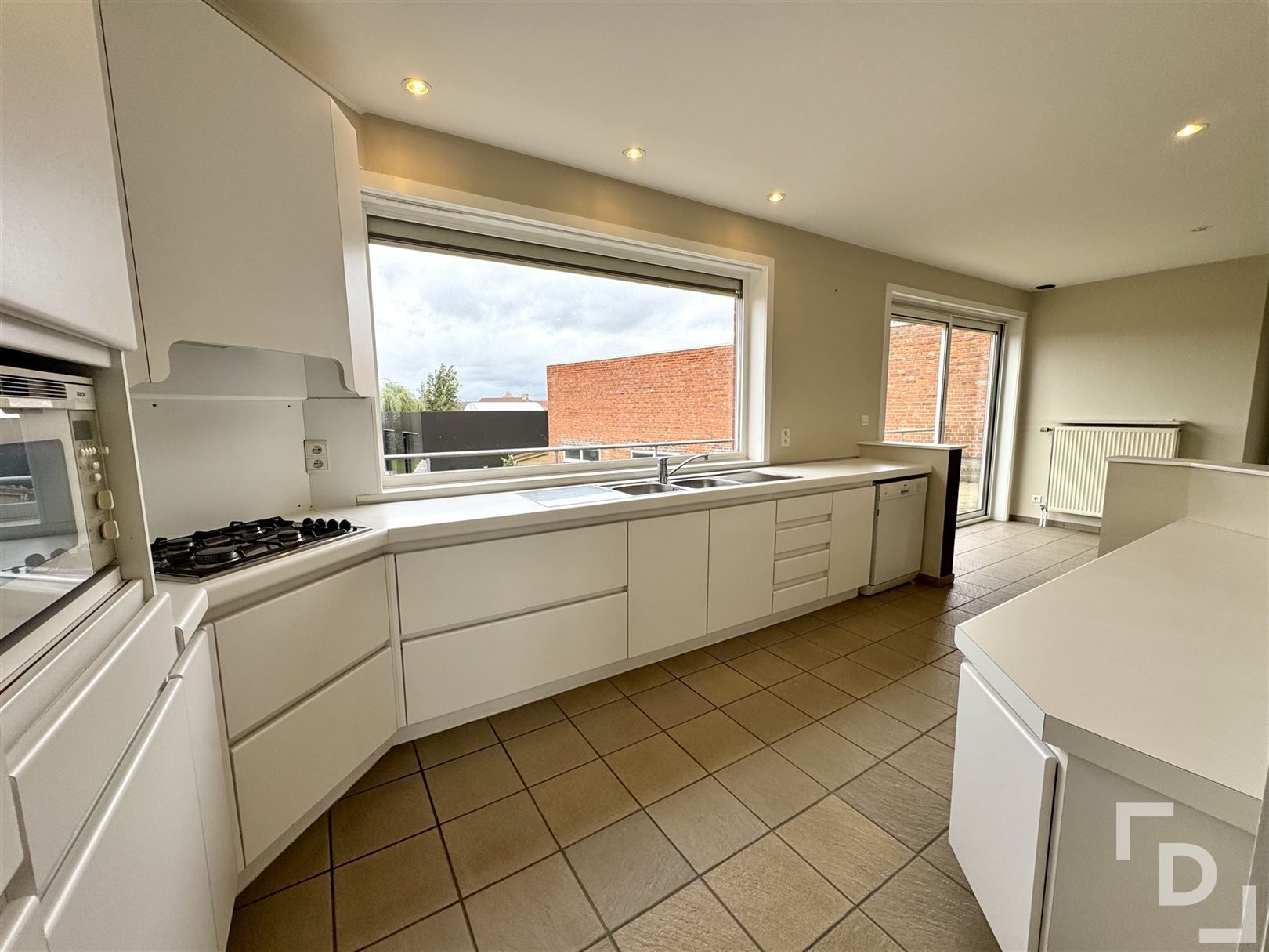 Ruime handelszaak met woonst & verhuurd appartement te koop in Poelkapelle. foto 55