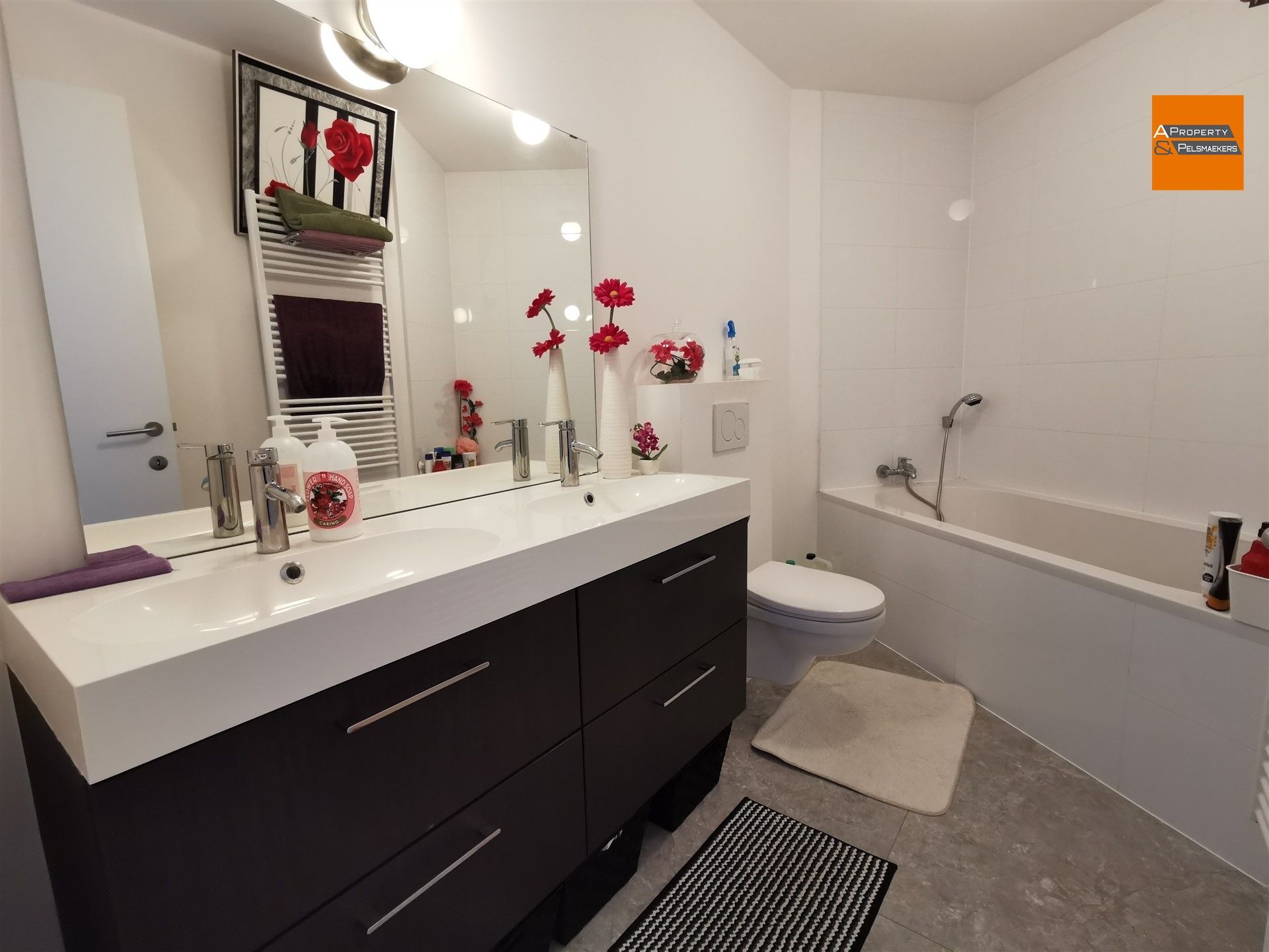 Unieke kans! recente en moderne 2-slaapkamer appartement in Brussel-centrum  foto 10