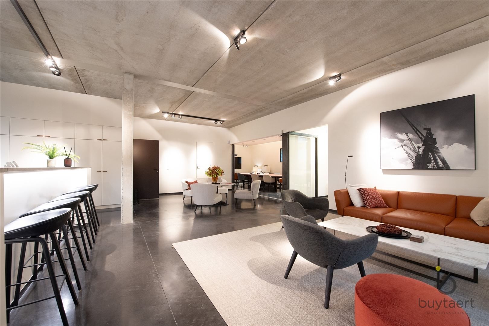 UNIEK GELIJKVLOERS APPARTEMENT OP DE KANAALSITE VAN AXEL VERVOORDT foto 4