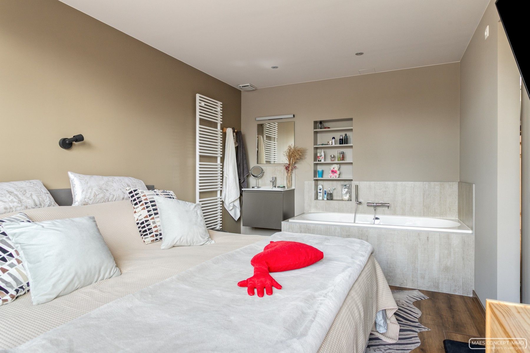 Gerenoveerde woning te koop te Vichte foto 8
