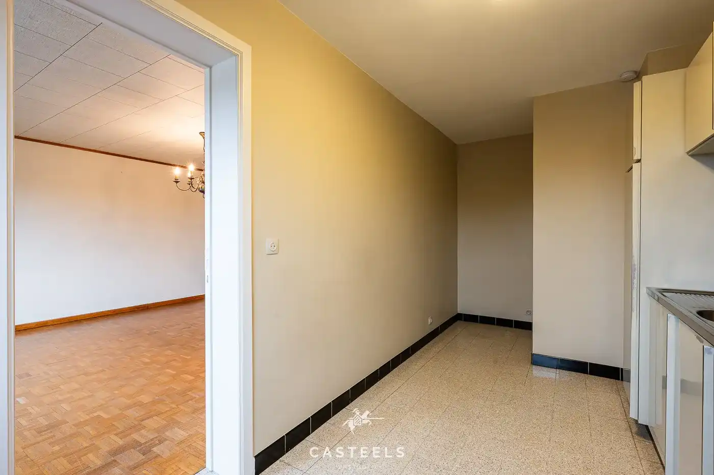 Ruim, te renoveren EPC B appartement met twee slpkmrs te Gent foto 7