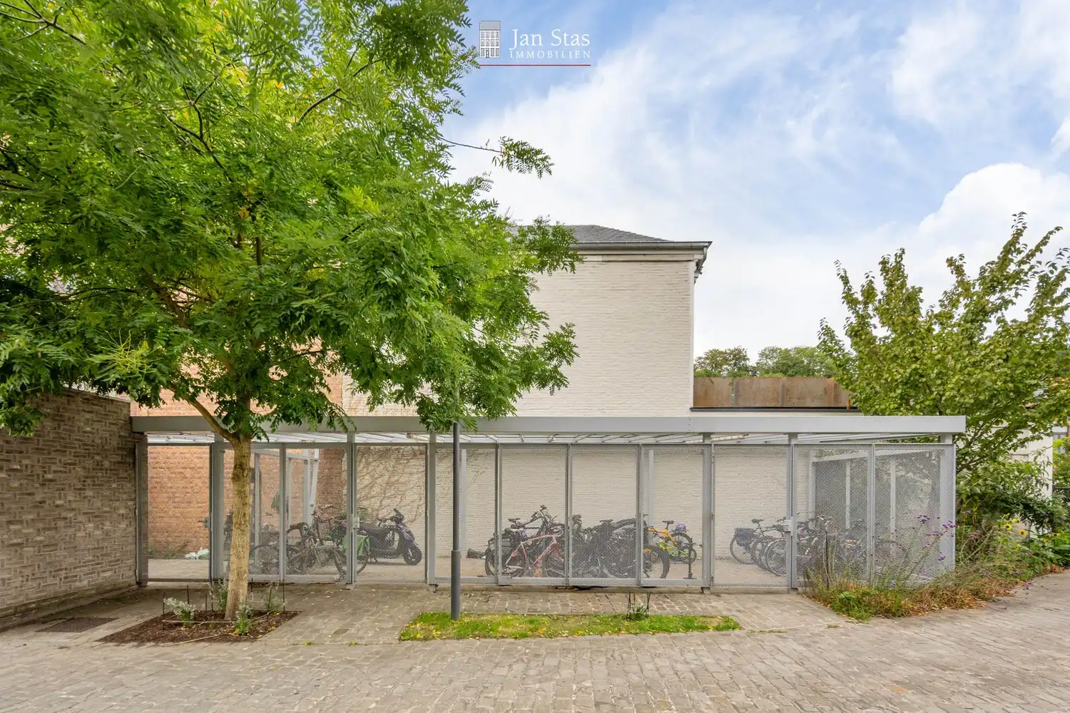 Recente studio met een terras op een groene ligging aan het water en in het centrum van Leuven! foto 15