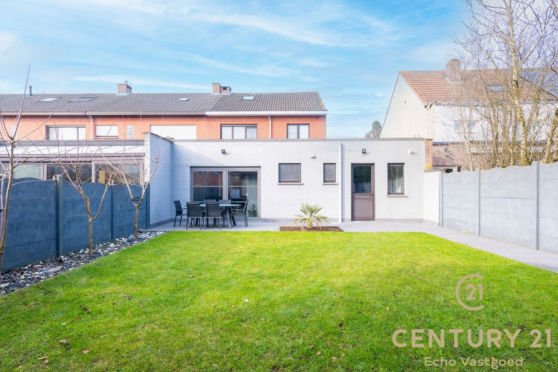 Recent gerenoveerde ruime woning met prachtige tuinlounge foto 27
