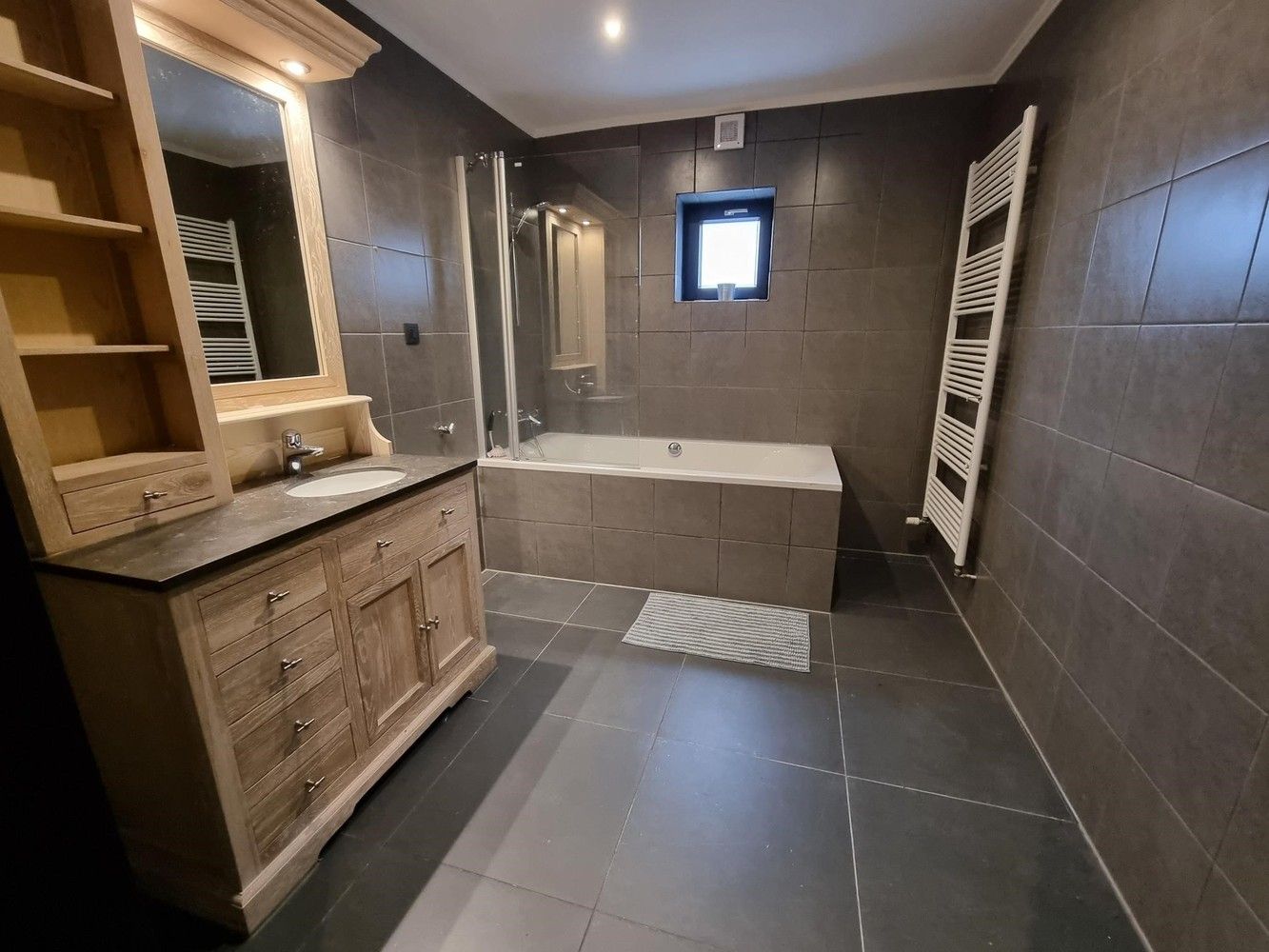 Appartement met gescheiden praktijkruimte - volledig gelijkvloers  – 248 m² foto 7