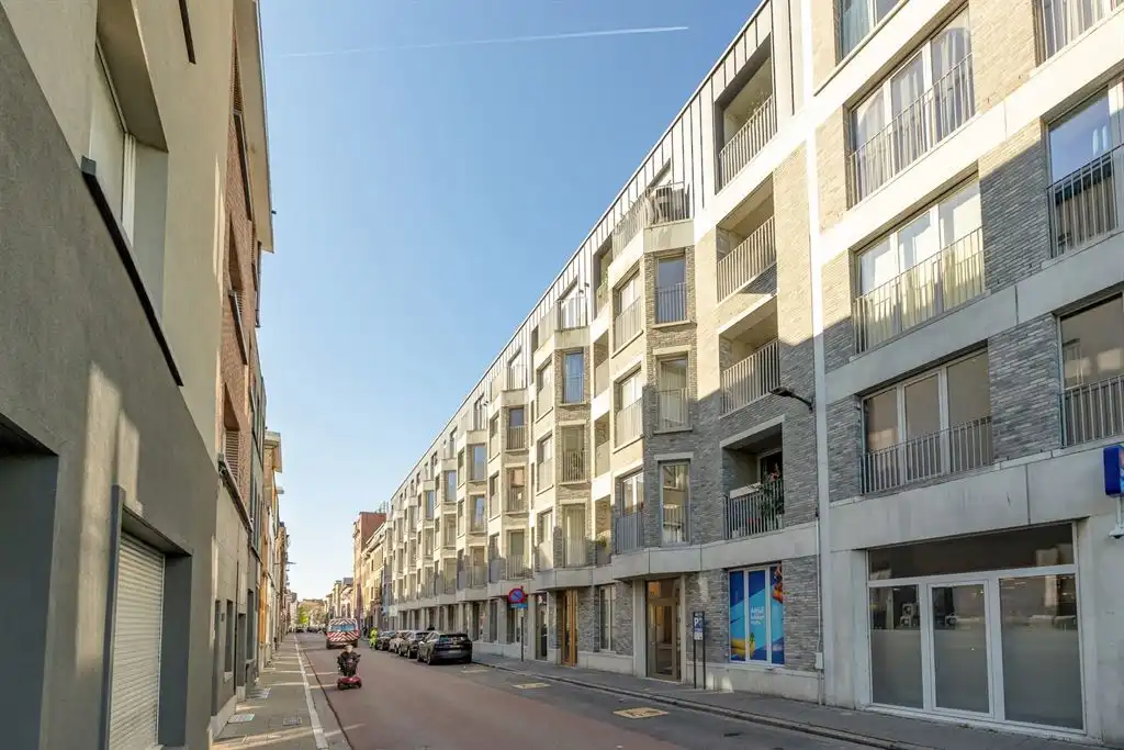 Recent appartement met groot zonneterras pal aan Park Spoor Noord foto 15