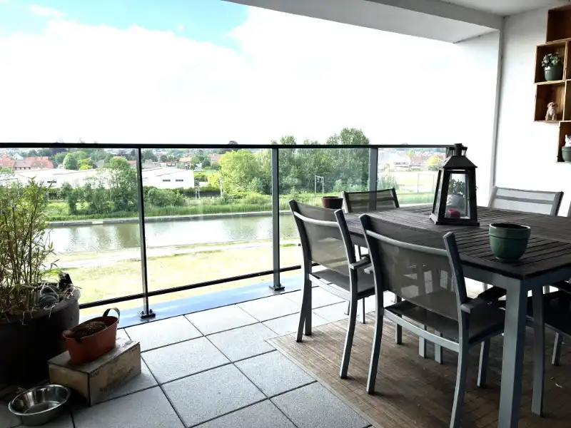 Appartement aan het water met zicht op de vaart inclusief garage foto 14