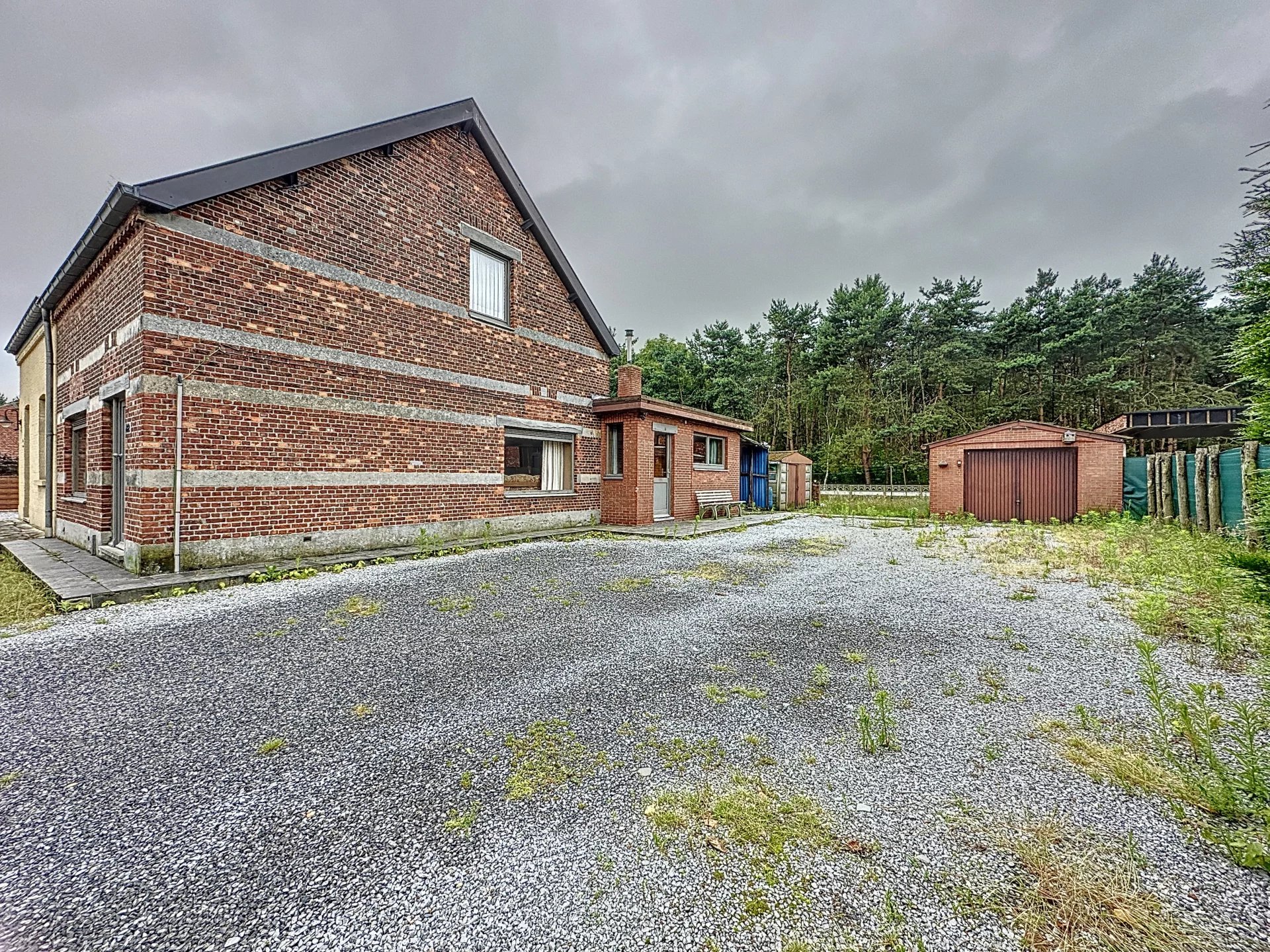 Gezellige te renoveren woning op zeer rustige locatie met zicht op groen. foto 2