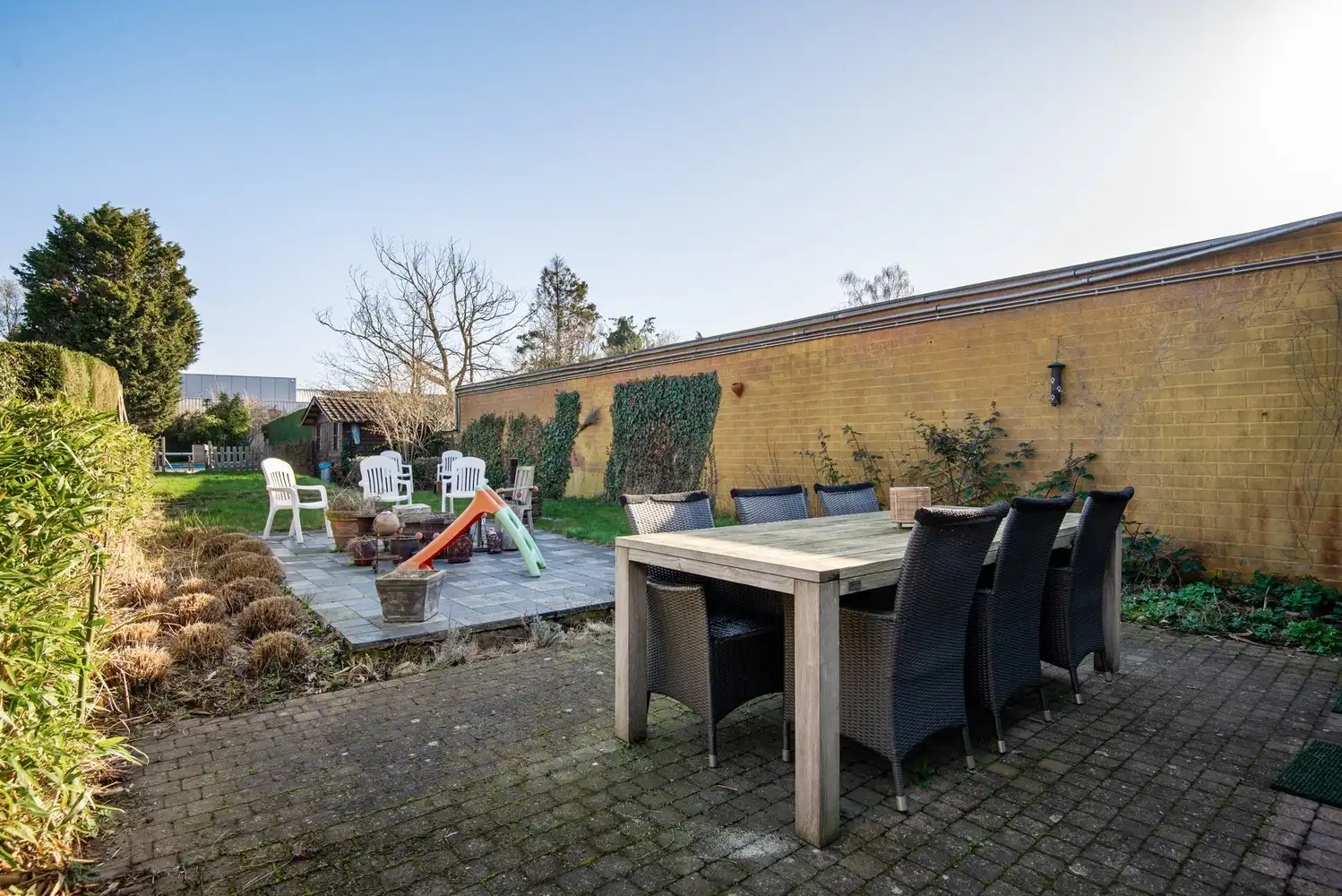 Handelshuis met ruime woning en zwembad te Koningshooikt foto 17