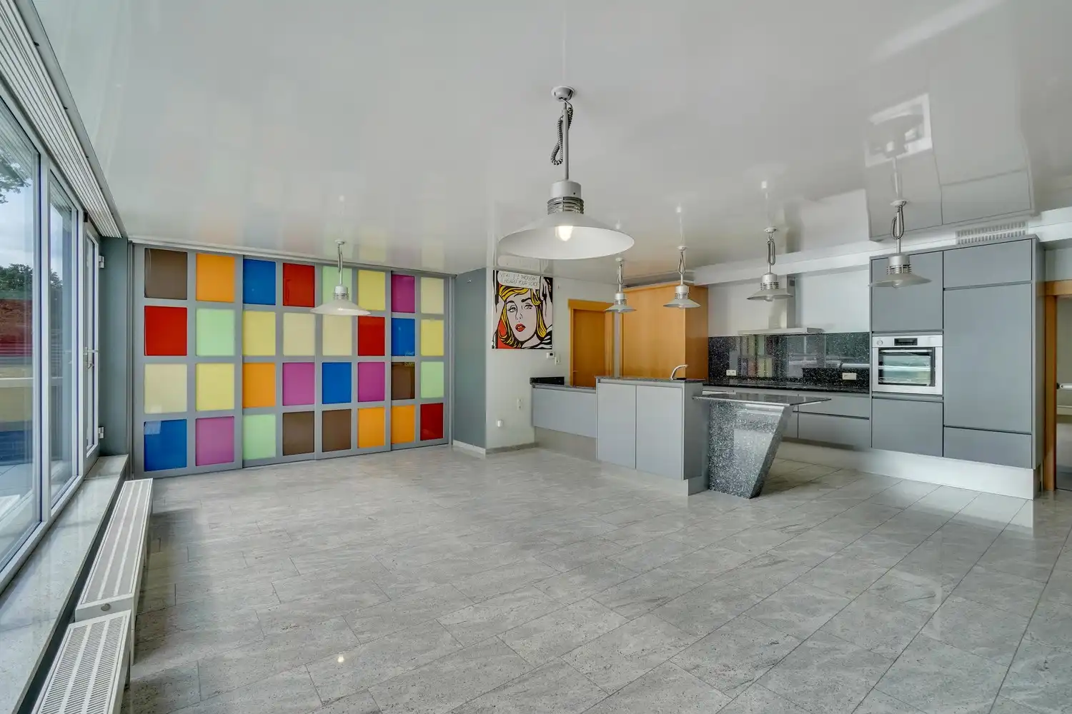 TRIPLEX-APPARTEMENT MET 2 TERRASSEN, TUIN EN BOS foto 3