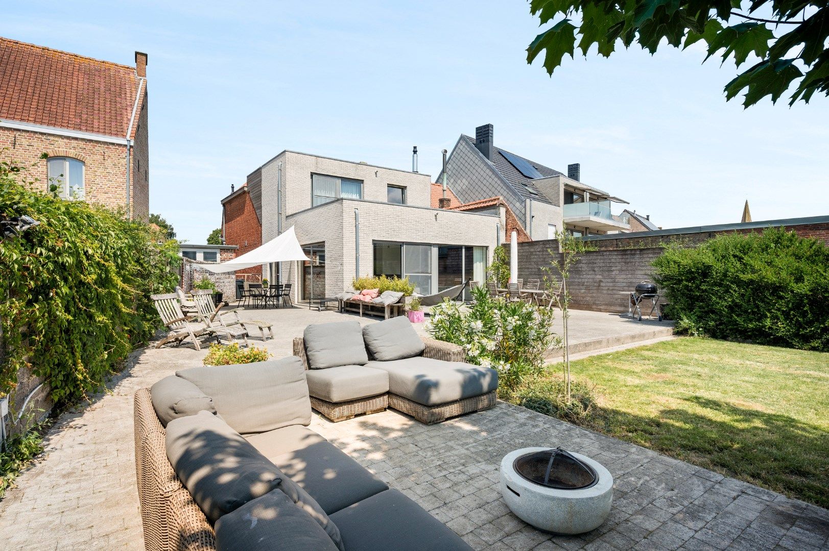 ENERGIEZUINIGE WONING MET 3 SLPKS, TOPAFWERKING EN GROTE TUIN foto 3