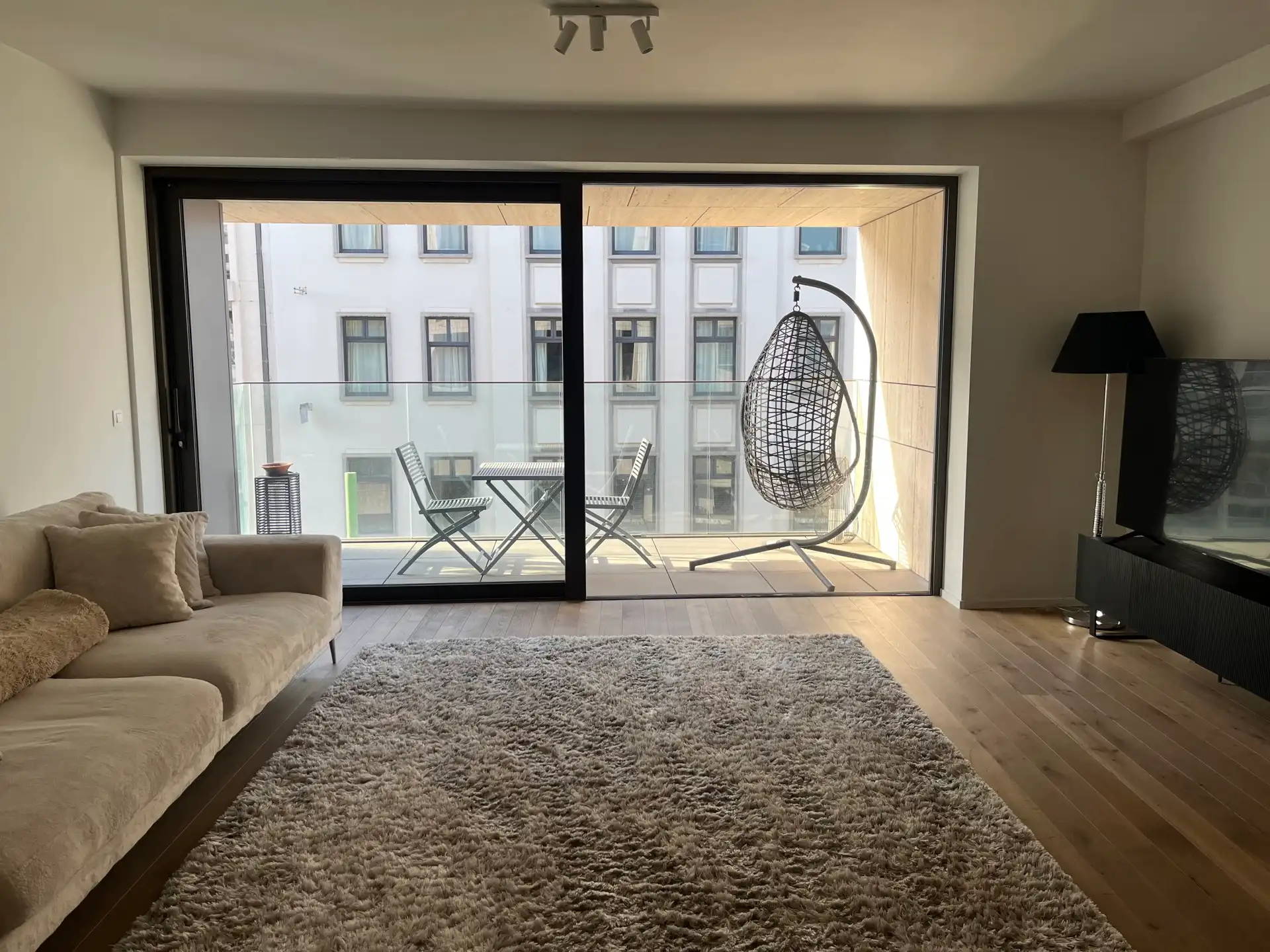 Exclusief gemeubeld loft-appartement TE HUUR op AAA+ locatie foto 5