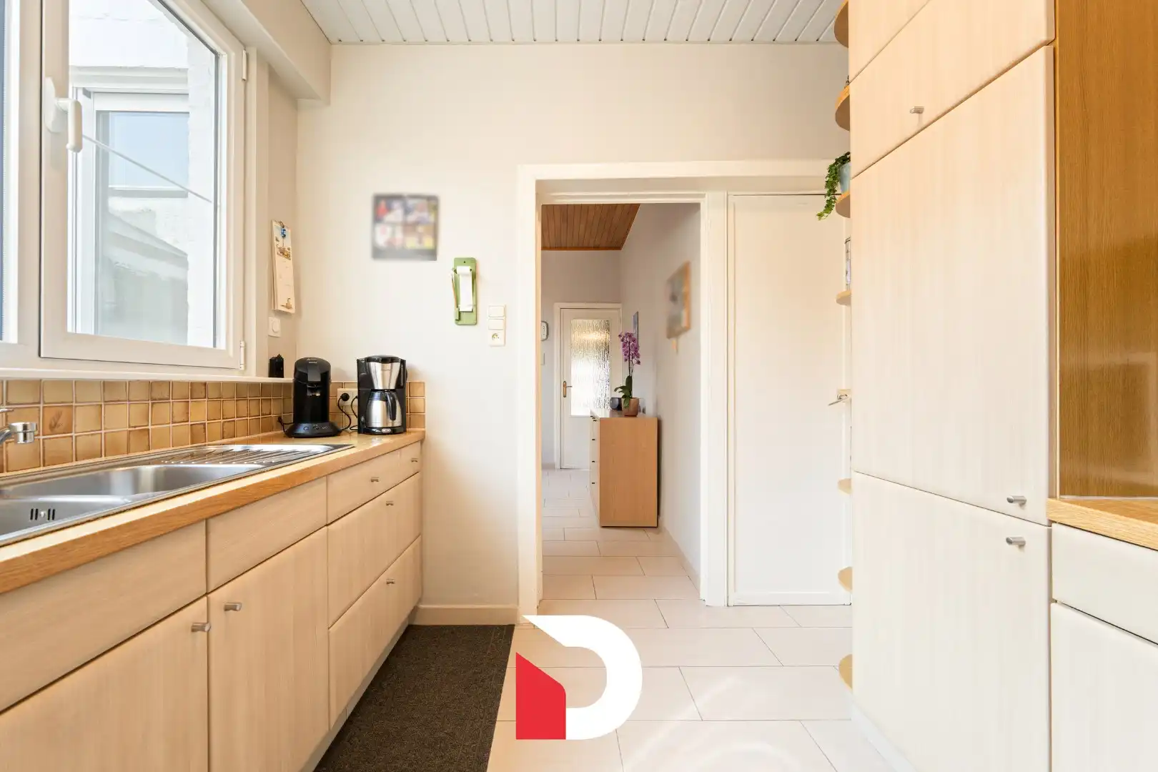 Riante burgerwoning te Kristus-Koning met 4 slk tuin en garagebox foto 11