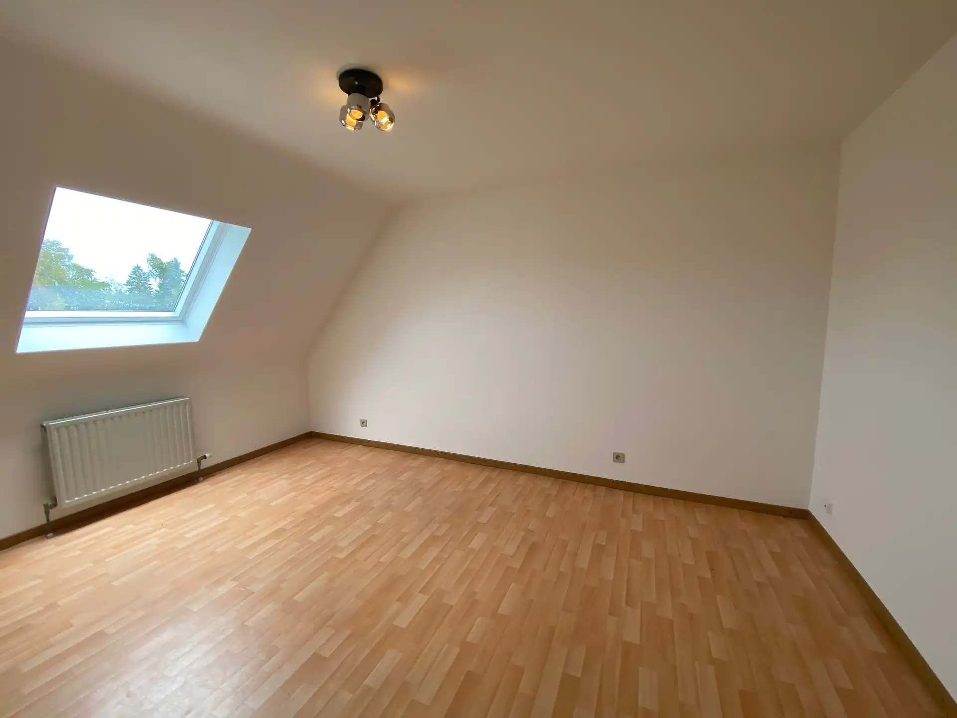 Appartement met 2 slpk, garagebox en terras foto 12