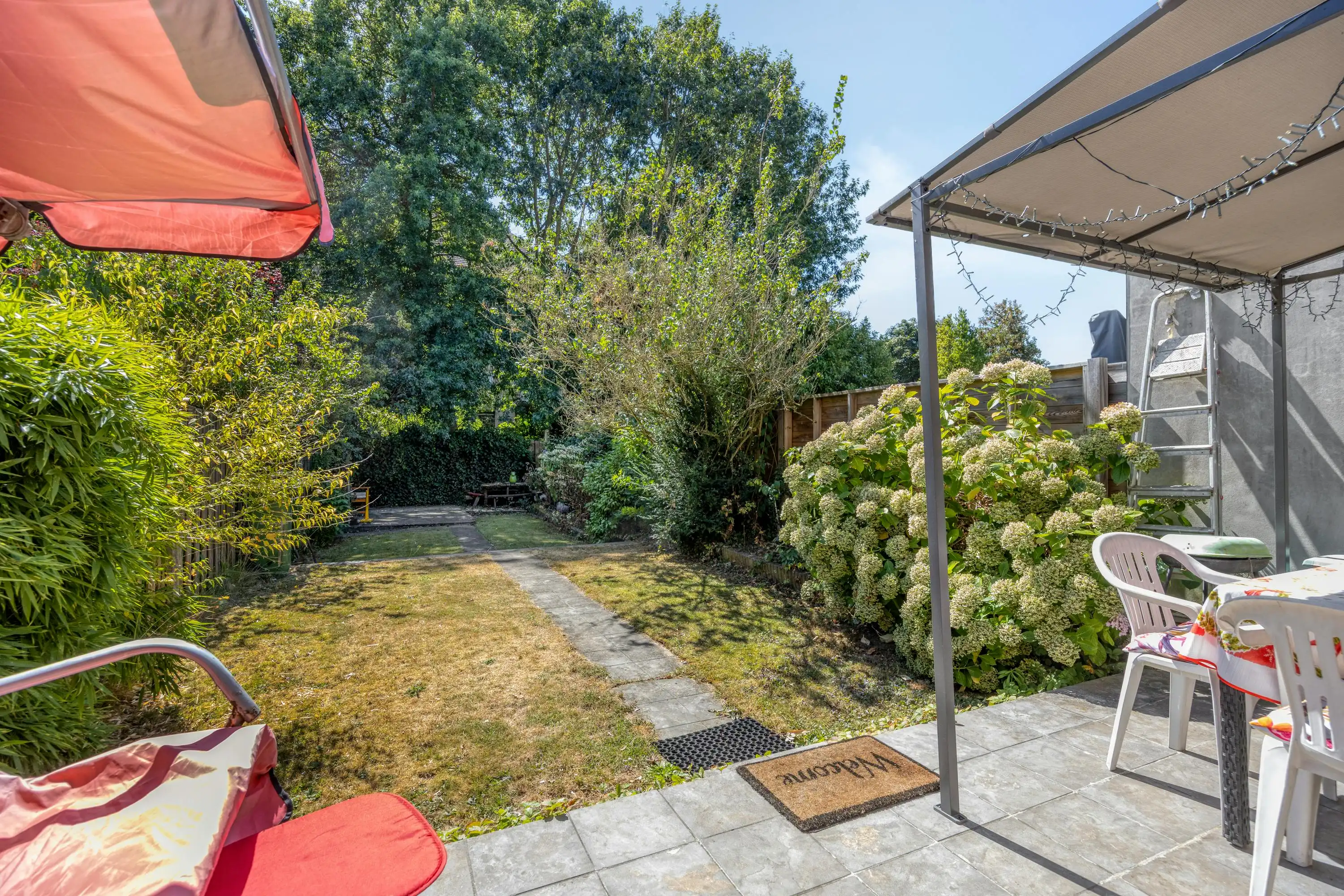 Huis met 3 slaapkamers, 3 badkamers en tuin te koop in Wilrijk foto 8