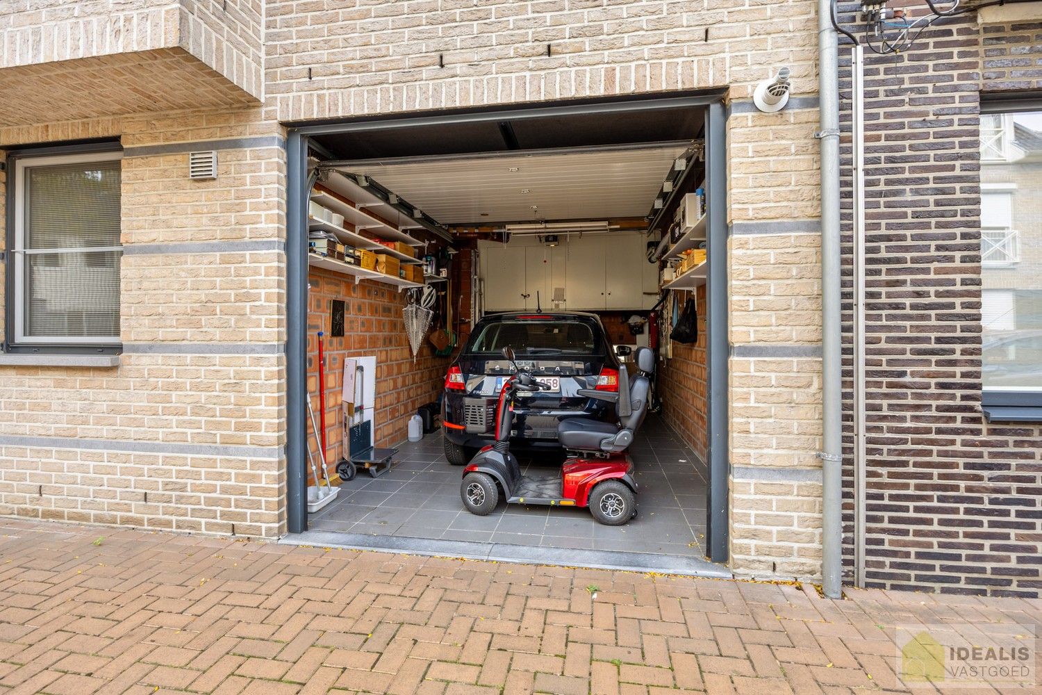 IDEALIS VASTGOED – RUIM INSTAPKLAAR APPARTEMENT IN KLEINSCHALIGE RESIDENTIE MET LICHTRIJKE LEEFRUIMTE, OPEN KEUKEN, HEERLIJK OVERDEKT TERRAS, 3 SLAAPKAMERS, BADKAMER, FIJNE WASPLAATS/BERGING EN INPANDIGE GARAGE OP EEN UITERST GUNSTIGE LOCATIE MIDDEN IN HET CENTRUM VAN PELT!! ZEER GESCHIKT VOOR KANDIDATEN OP ZOEK NAAR INSTAPKLAAR APPARTEMENT foto 34