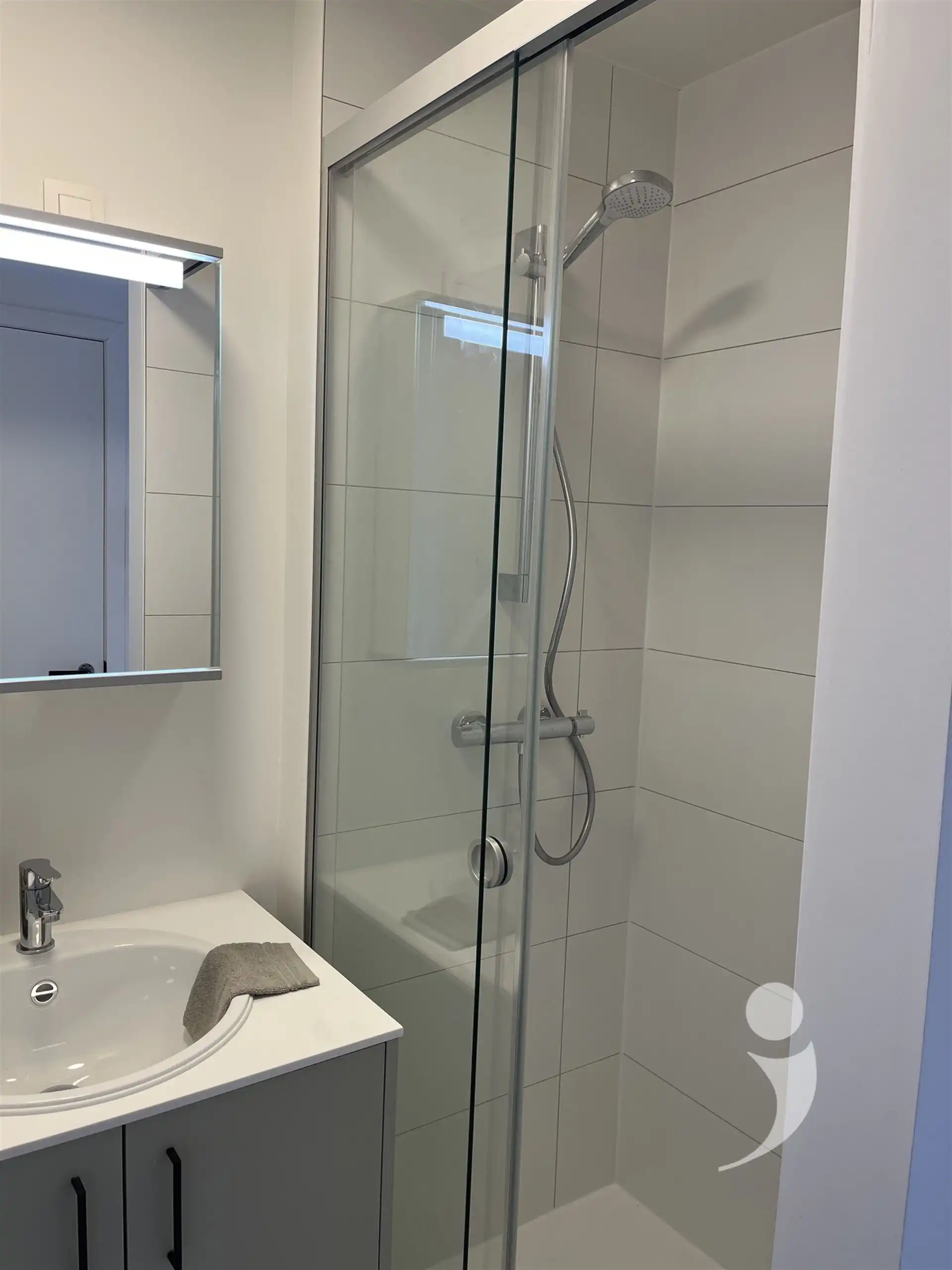 Opbrengsteigendom met 21 kamers en 1 studio foto 19