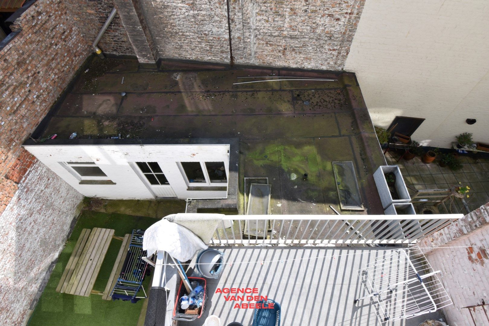 Opbrengsteigendom met 4 appartementen en ruime garage  foto 15