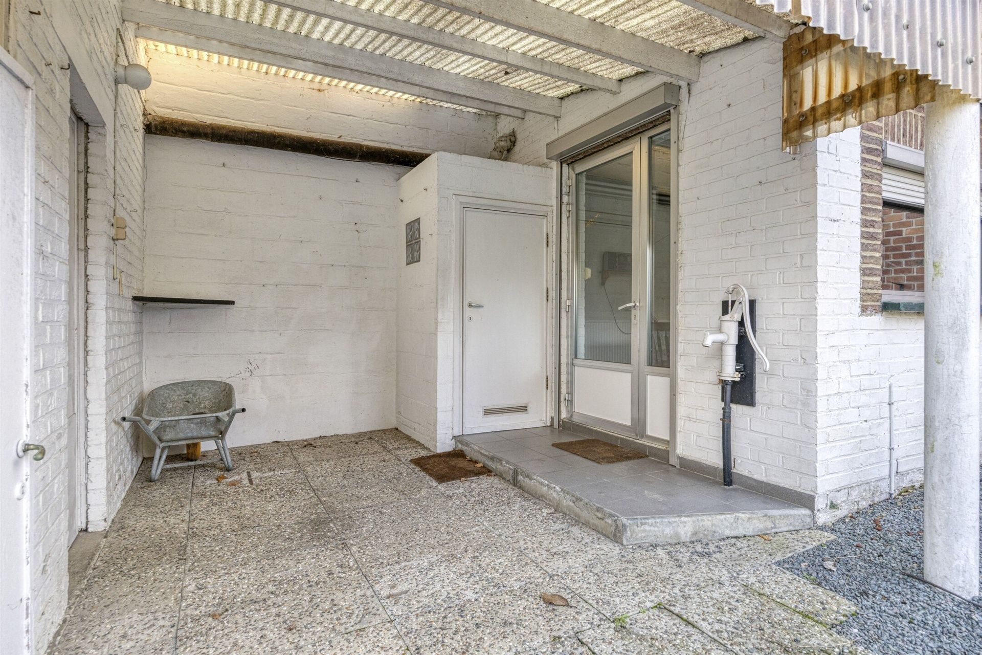 Woning op zeer goede ligging met potentieel foto 24