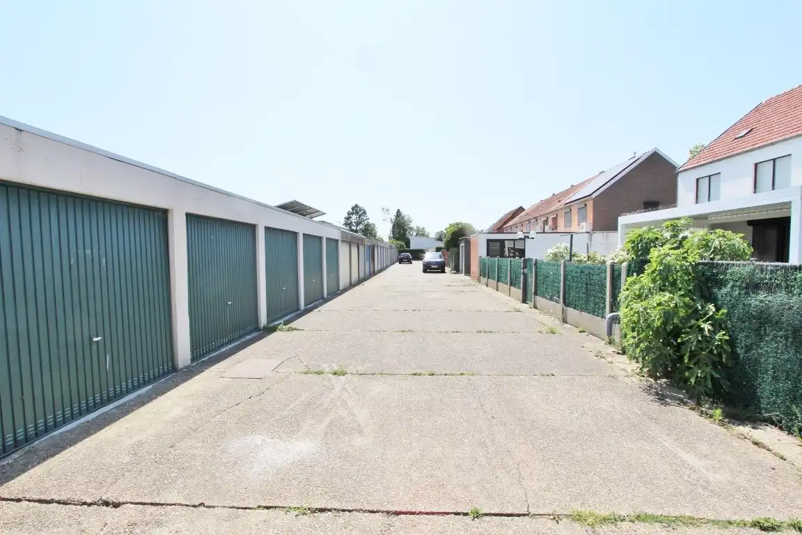 Garagebox in woonwijk foto 4