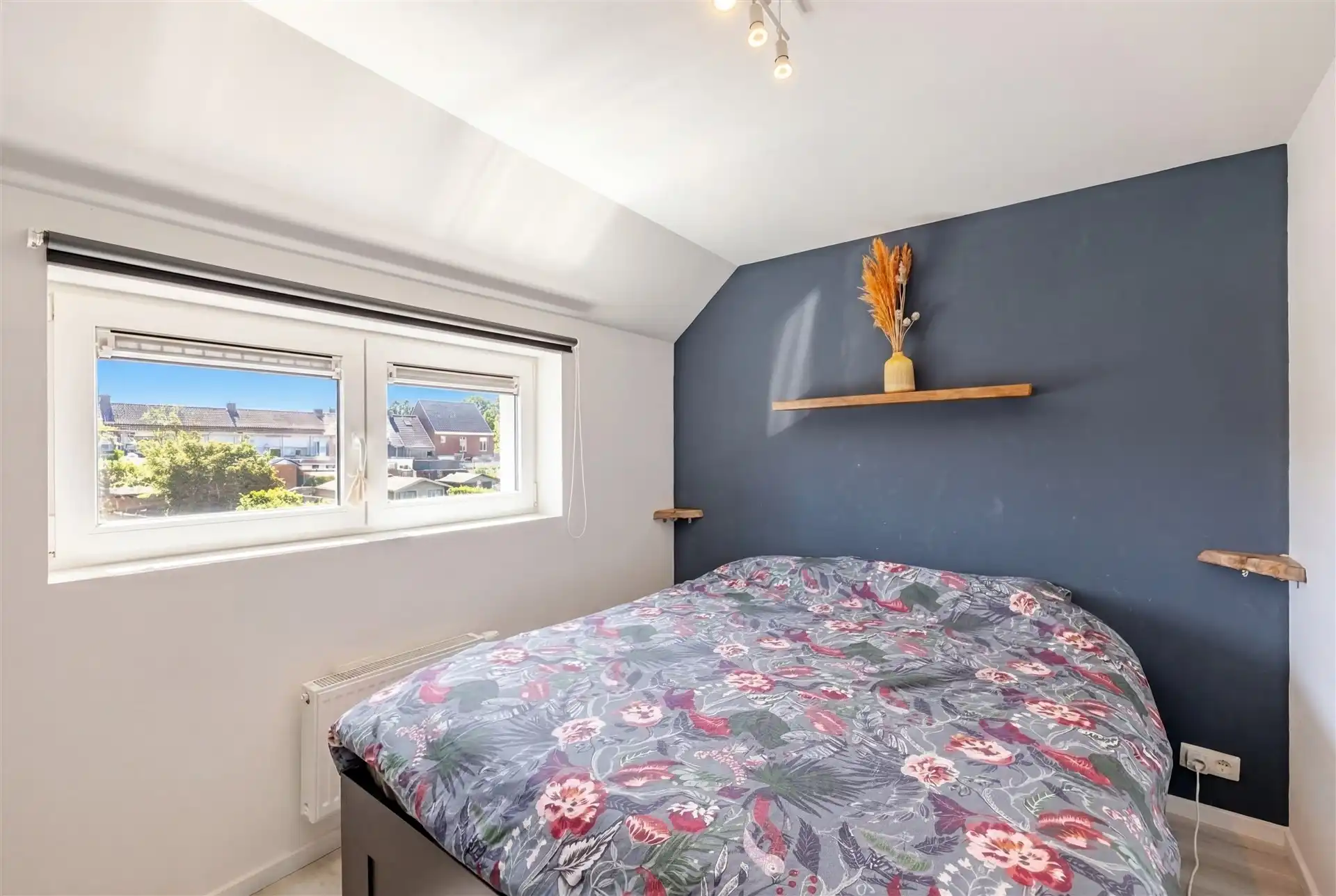 Prachtig gerenoveerde woning met 3 slks en tuin foto 11