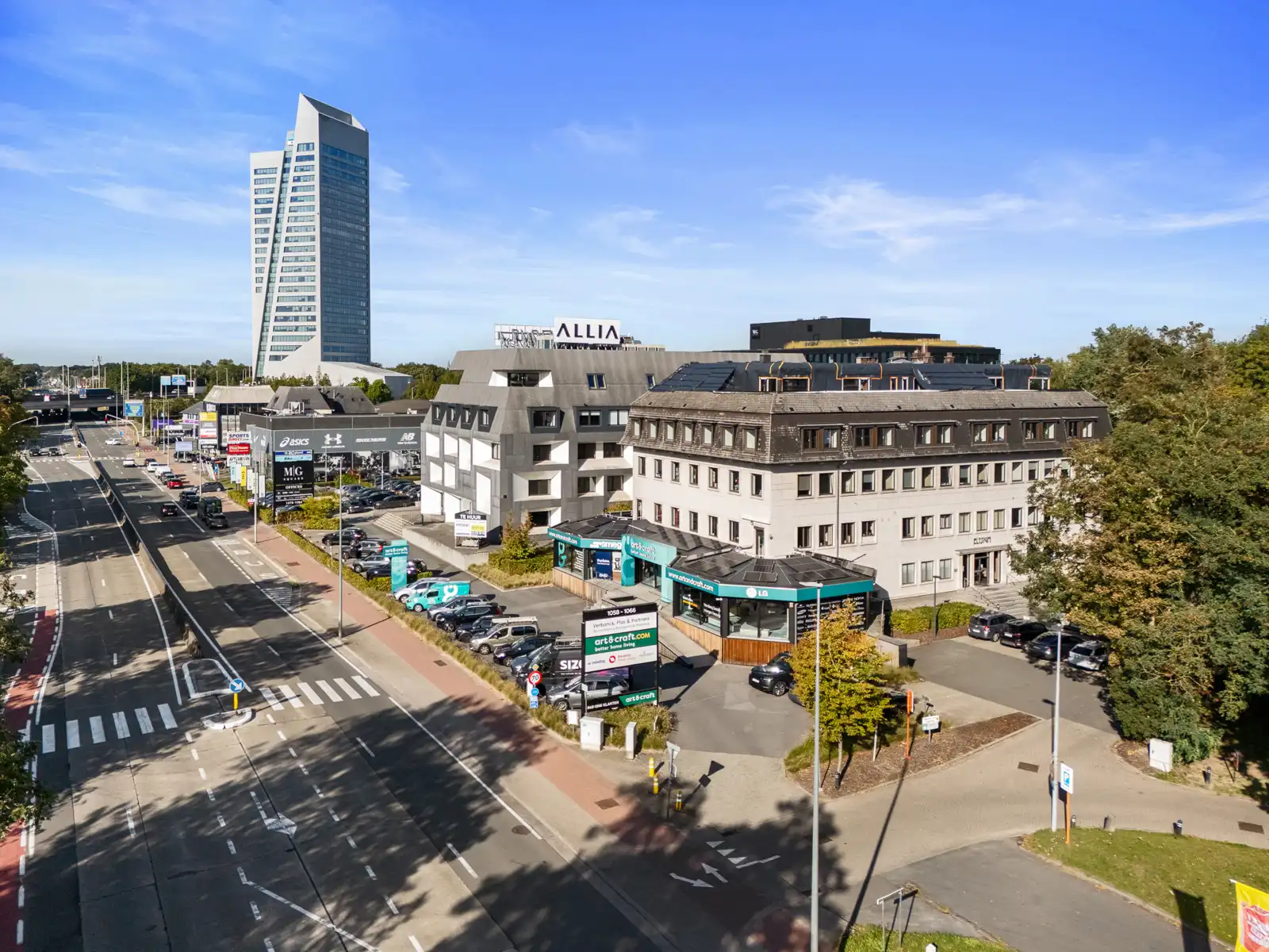 418 m² instapklaar kantoor te koop – Sint-Denijs-Westrem foto {{pictureIndex}}