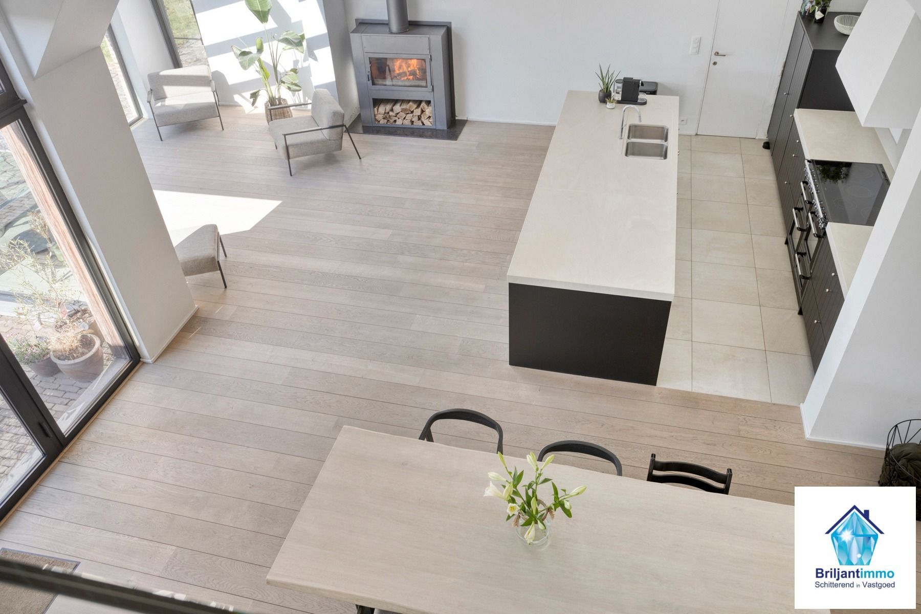 Luxe vastgoed te midden van het groen foto 3