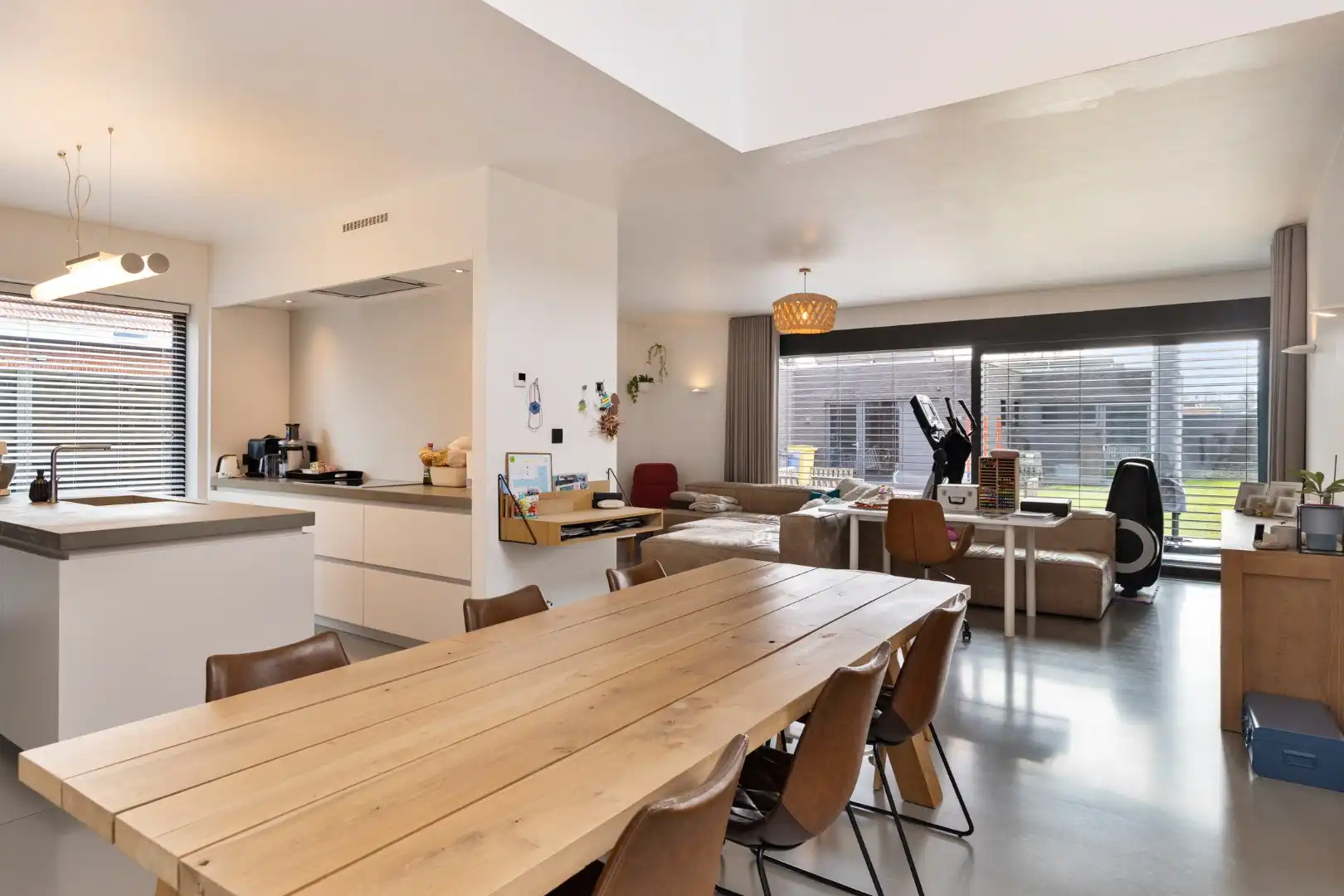 Moderne energetische woning met 4 SLPKS en bijgebouw !  foto 2