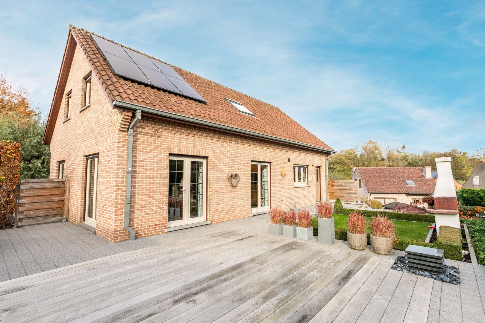 Charmante instapklare woning met 3 SLPKS, tuin & garage foto 13