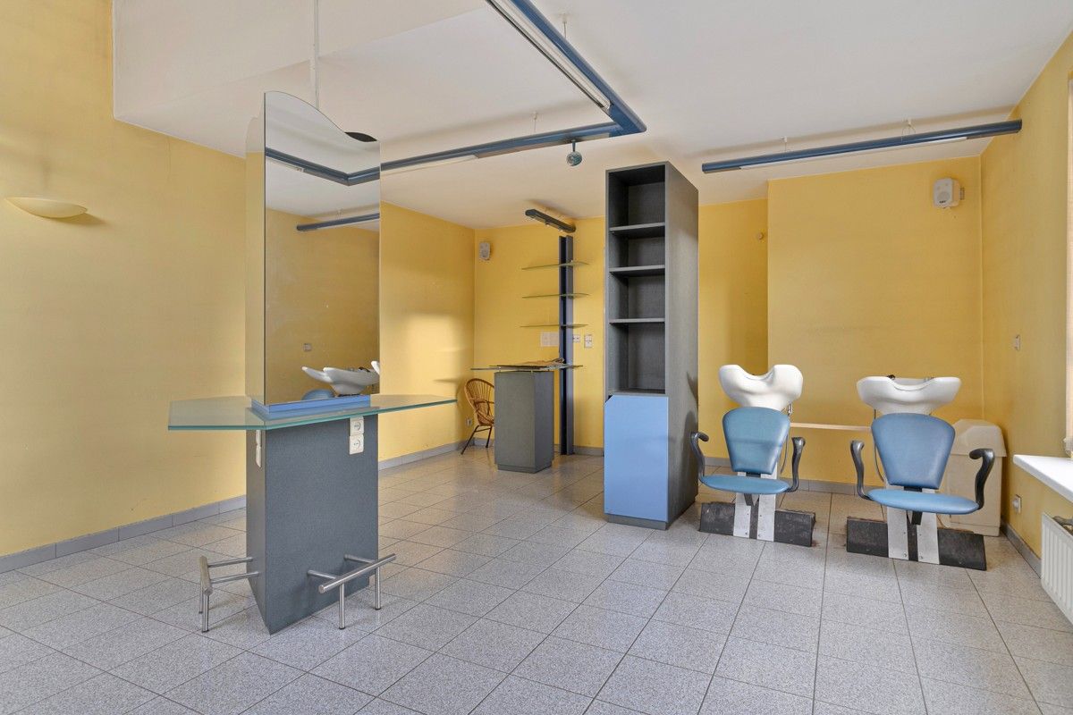 Ruime woning met thuiskantoor te Lendelede foto 9