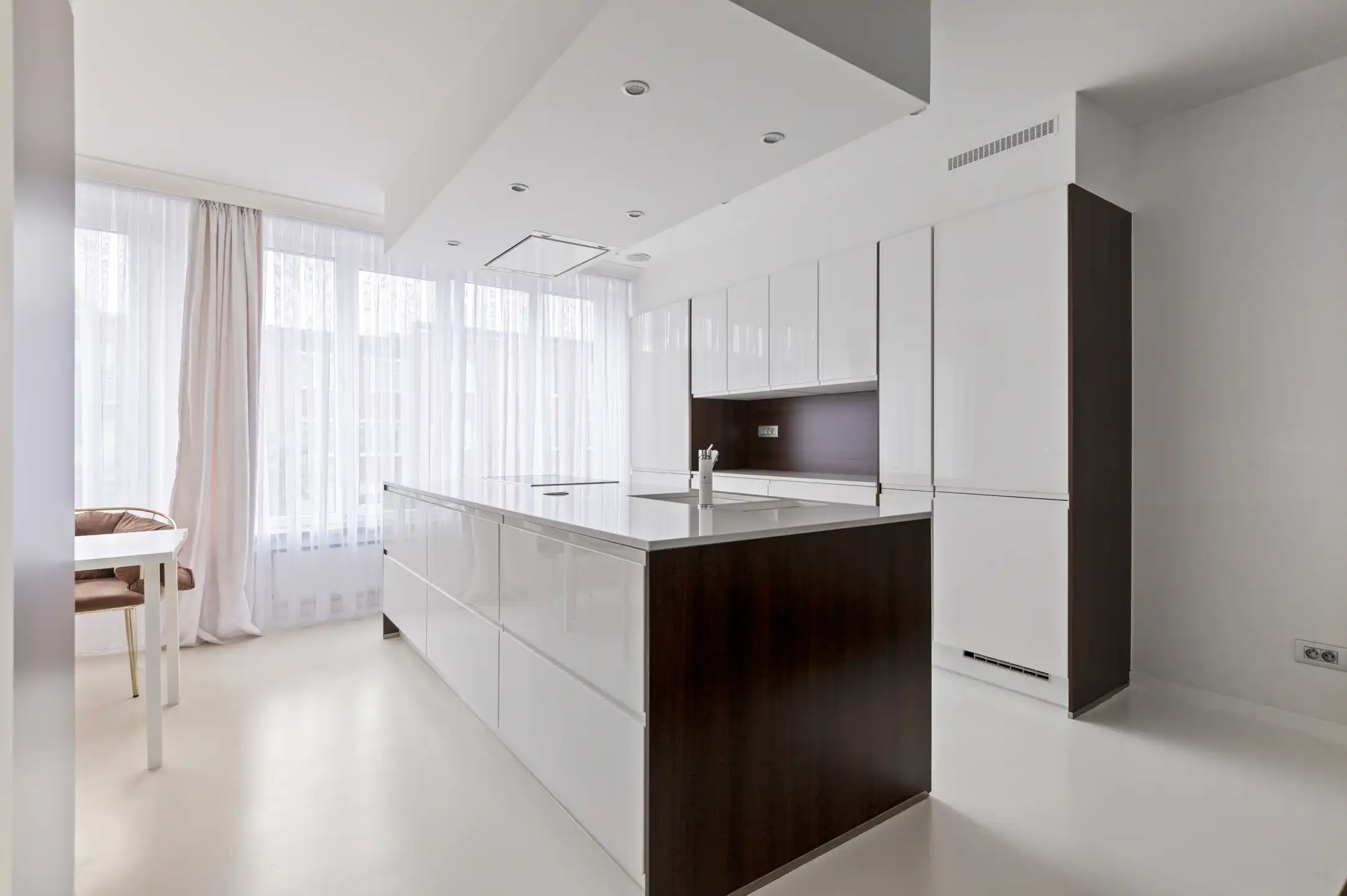 Instapklare luxewoning (235 m²!) met garage en zonnige tuin foto 6