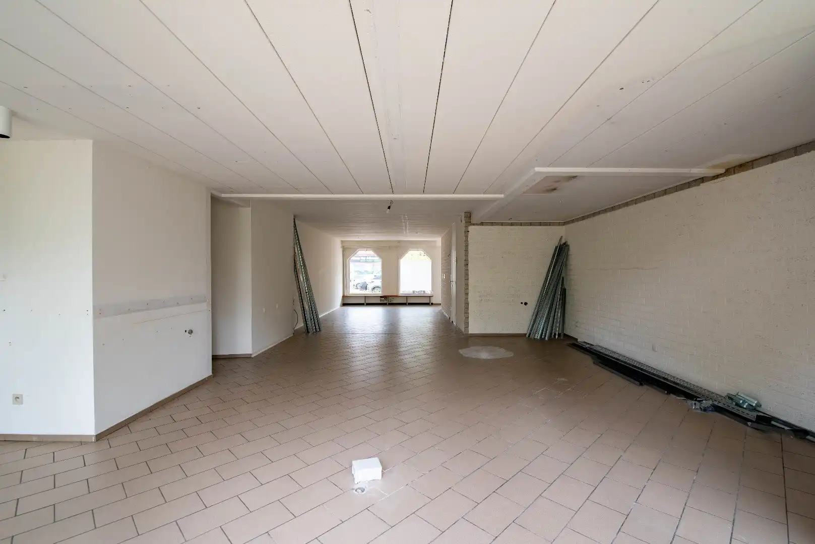 Veelzijdig Commercieel Gelijkvloers in de Dorpskern van Zandhoven foto 4