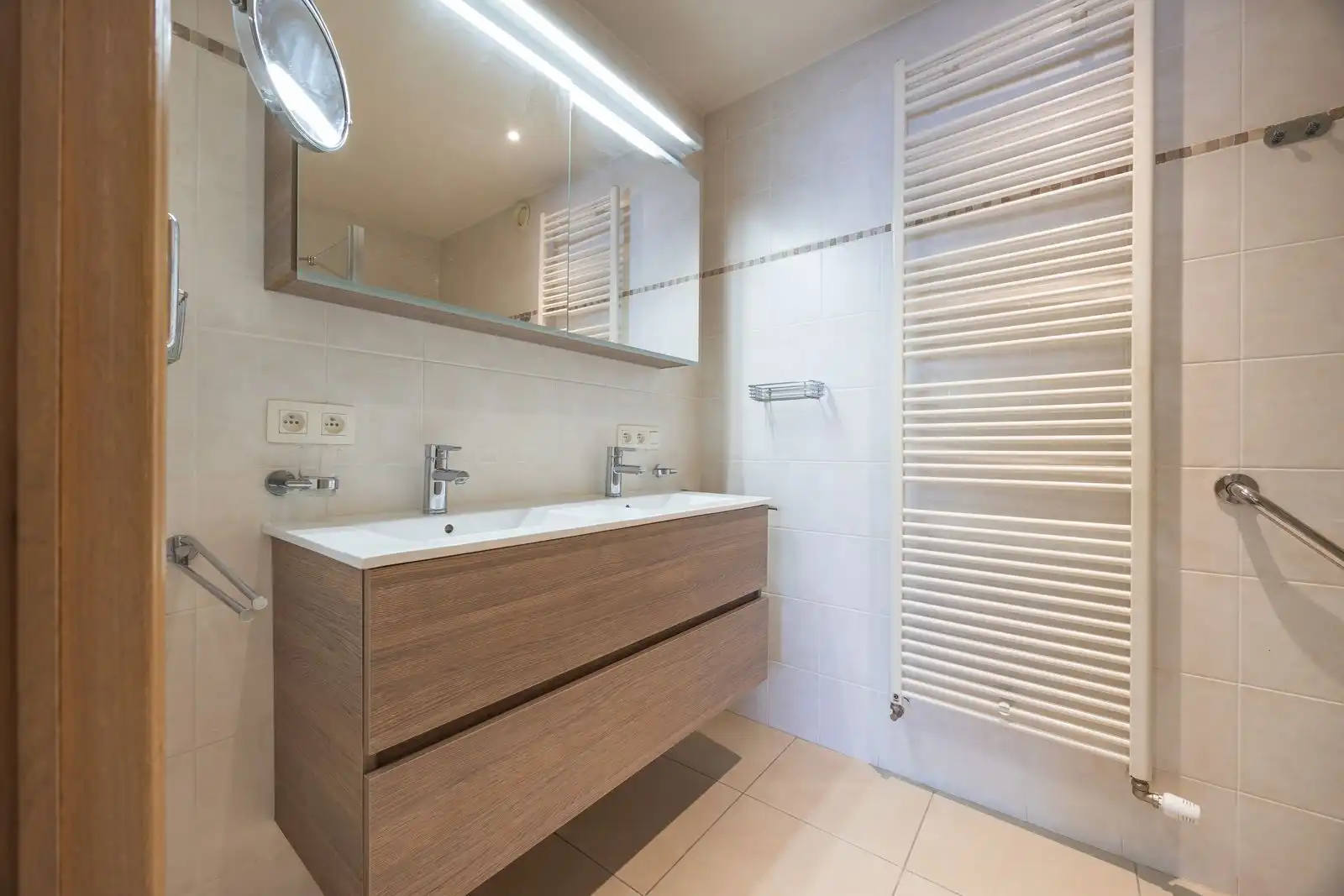 Subliem 2 slpk appartement met terras pal aan de jachthaven. foto 8