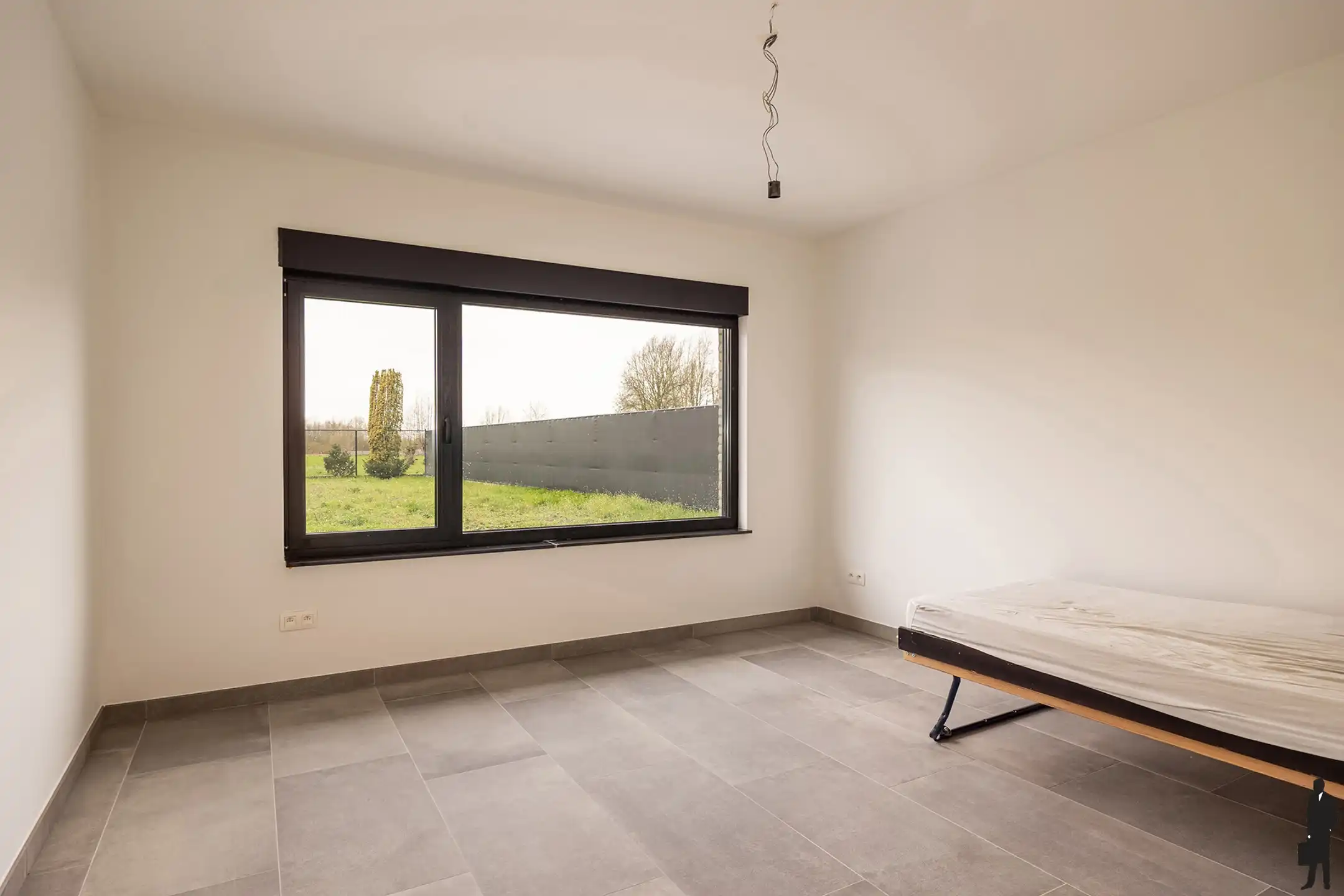 Gerenoveerde bungalow met weids uitzicht en externe garage foto 12