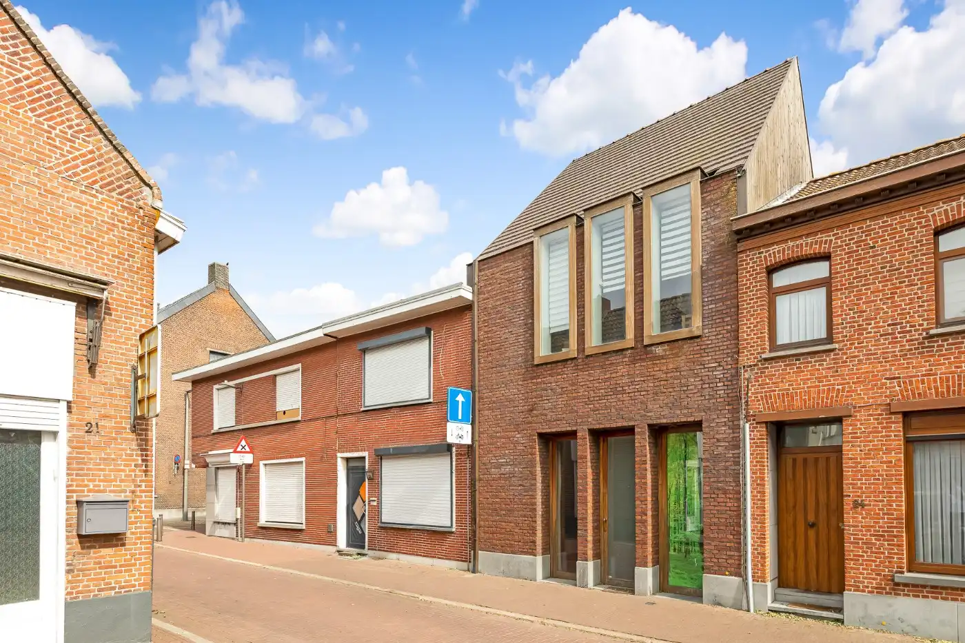 Centraal gelegen handelshuis met woonst foto 25