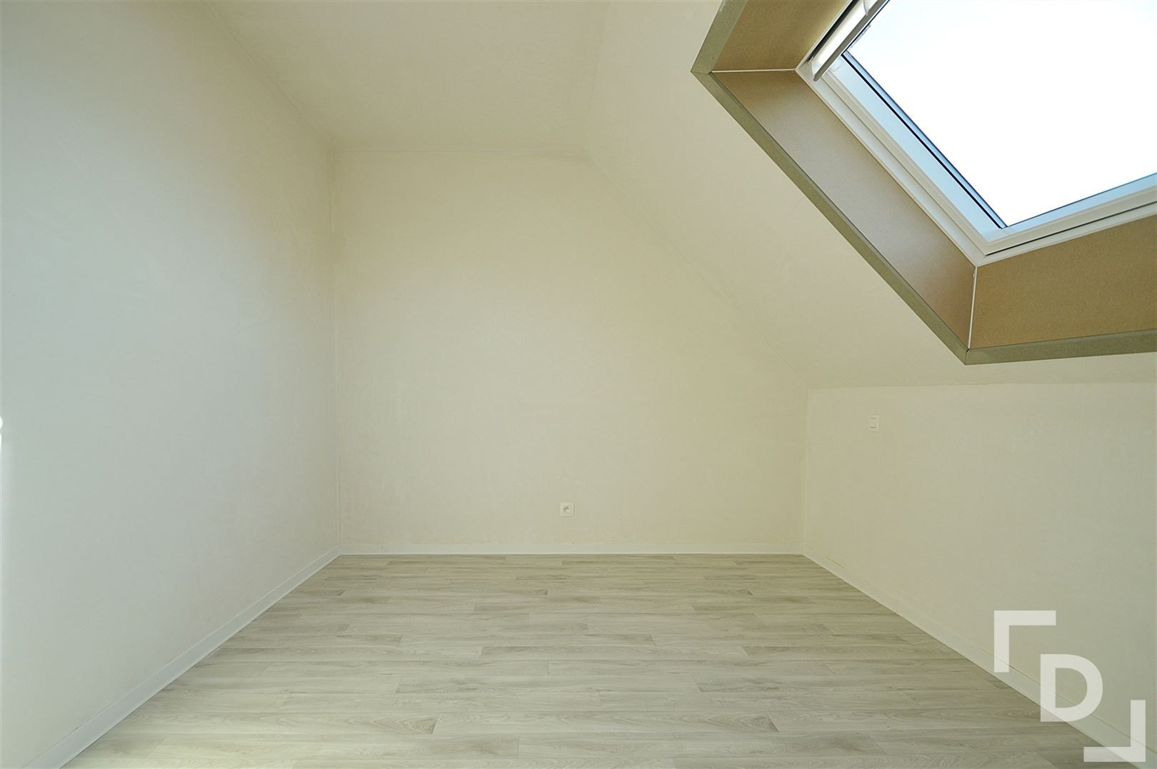 Nieuwbouwwoning met carport te huur in Wijtschate. foto 9