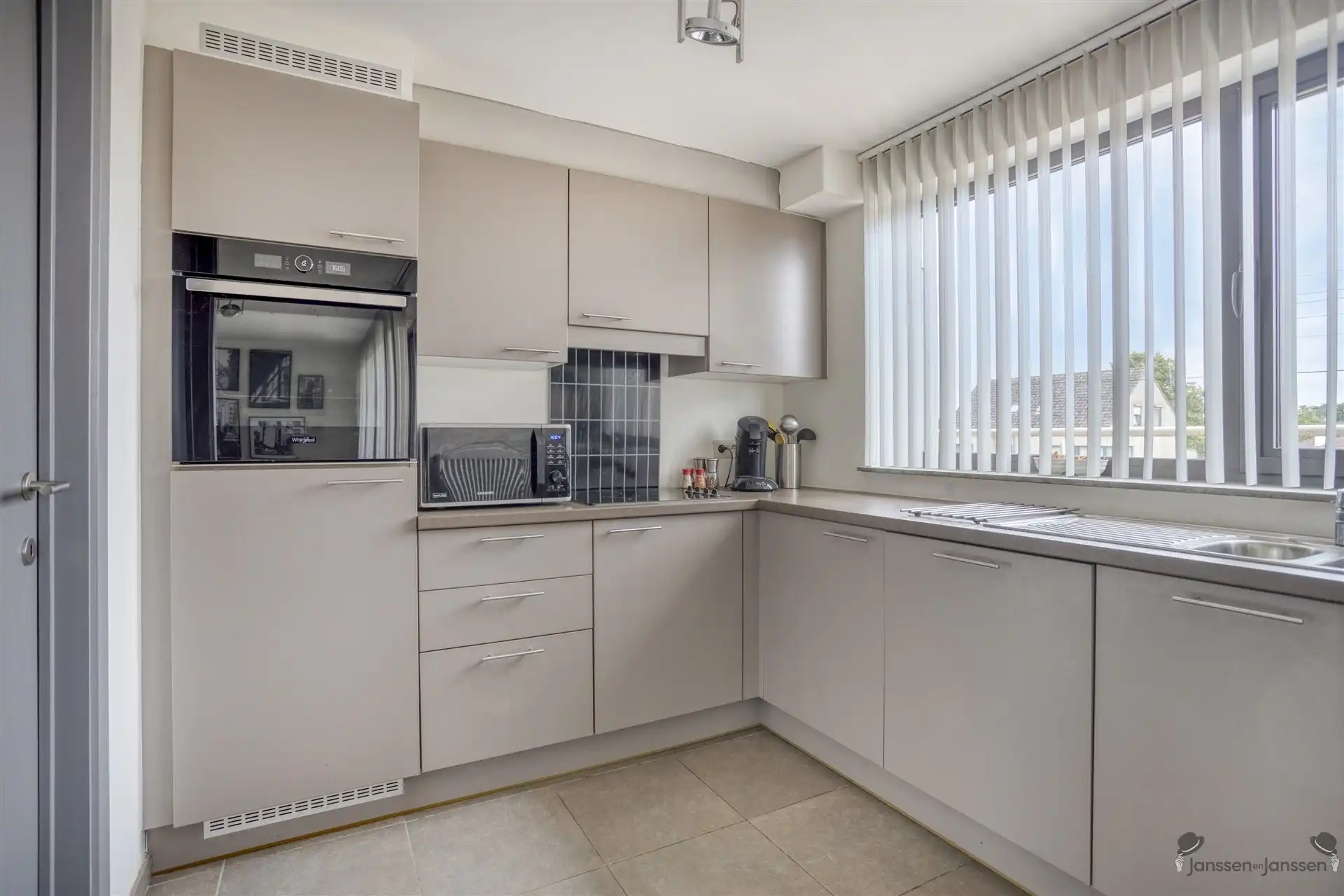 Instapklaar duplex appartement met 3 slaapkamers te Heppen (Leopoldsburg) foto 6