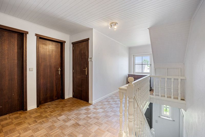Luxueuze en instapklare woning met garages en tuin foto 17