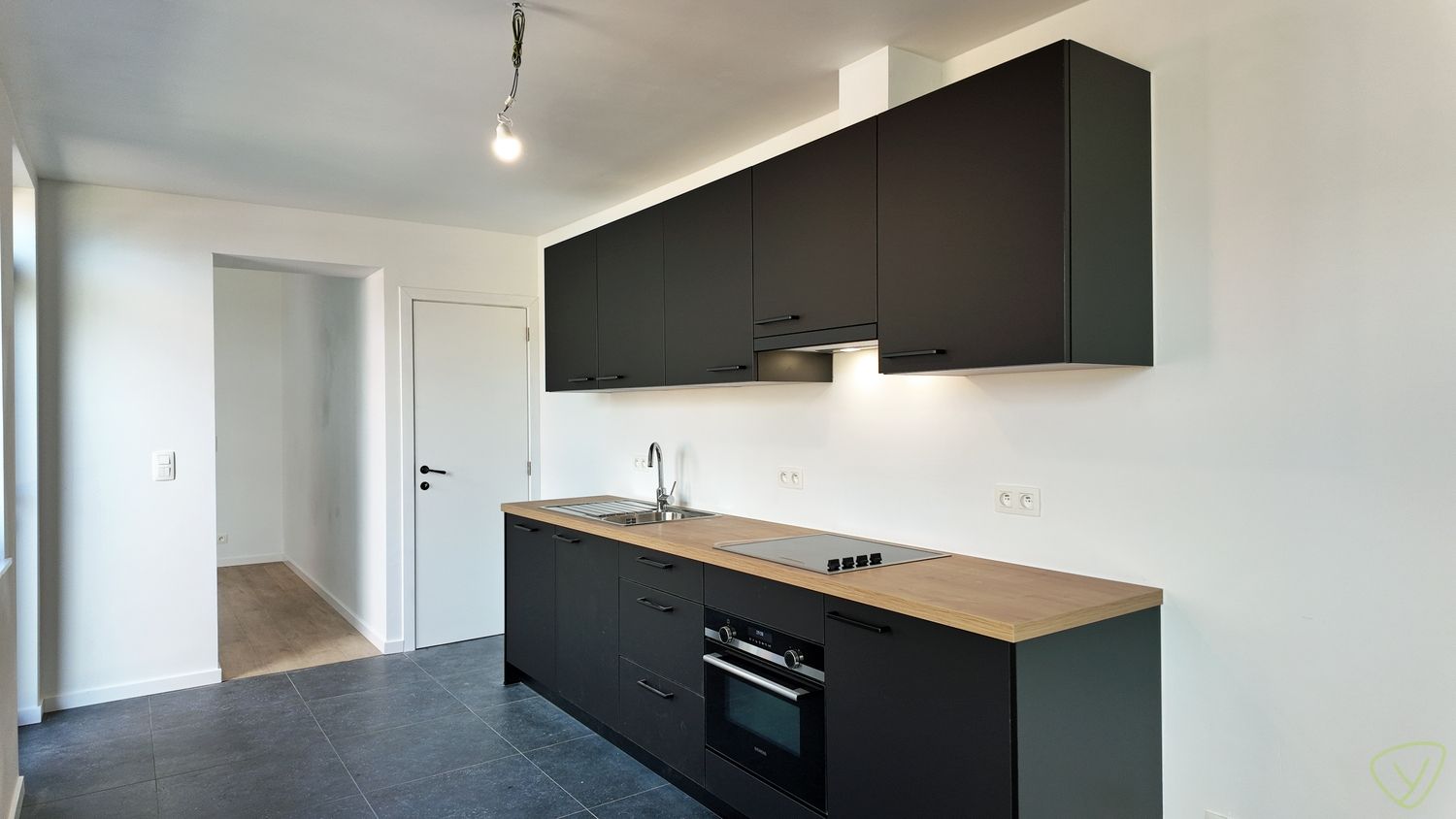 Kwaliteitsvol gerenoveerde en zeer energiezuinige woning vlakbij Veldekensbrug! foto 6